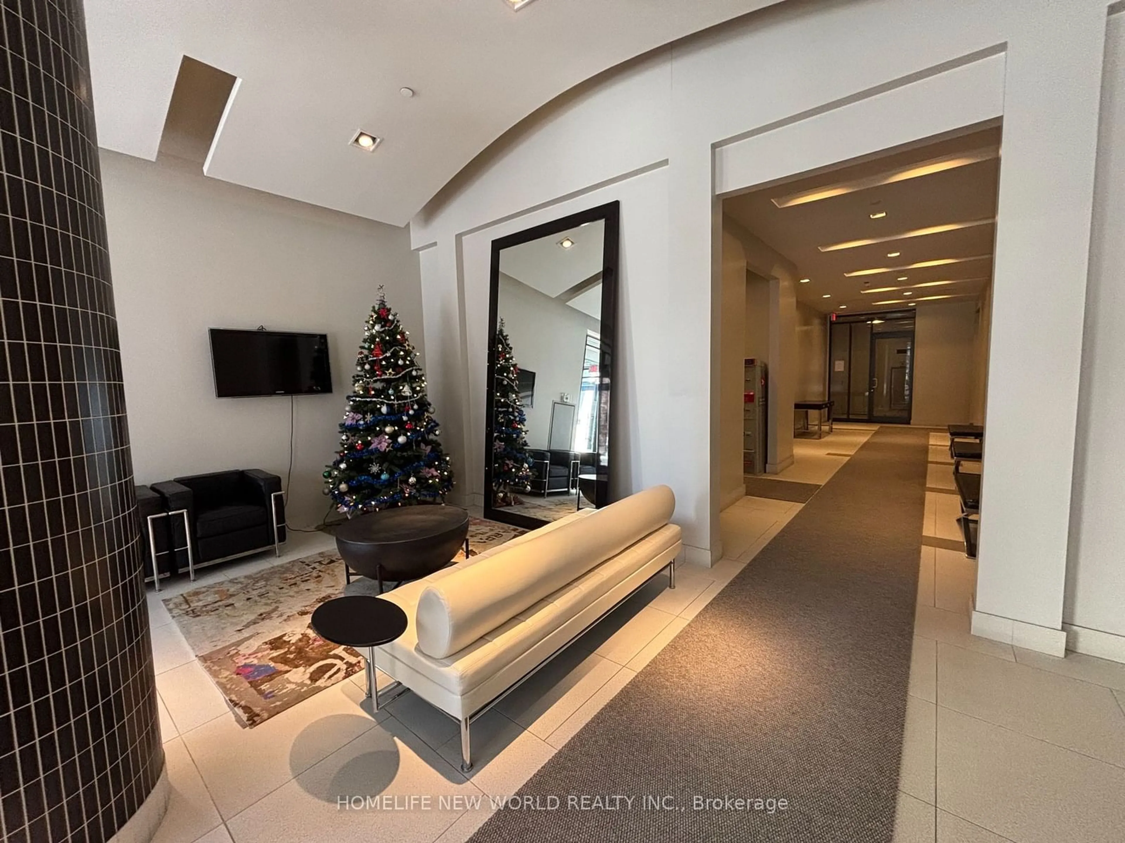 Indoor foyer for 676 Sheppard Ave #406, Toronto Ontario M2K 1B7