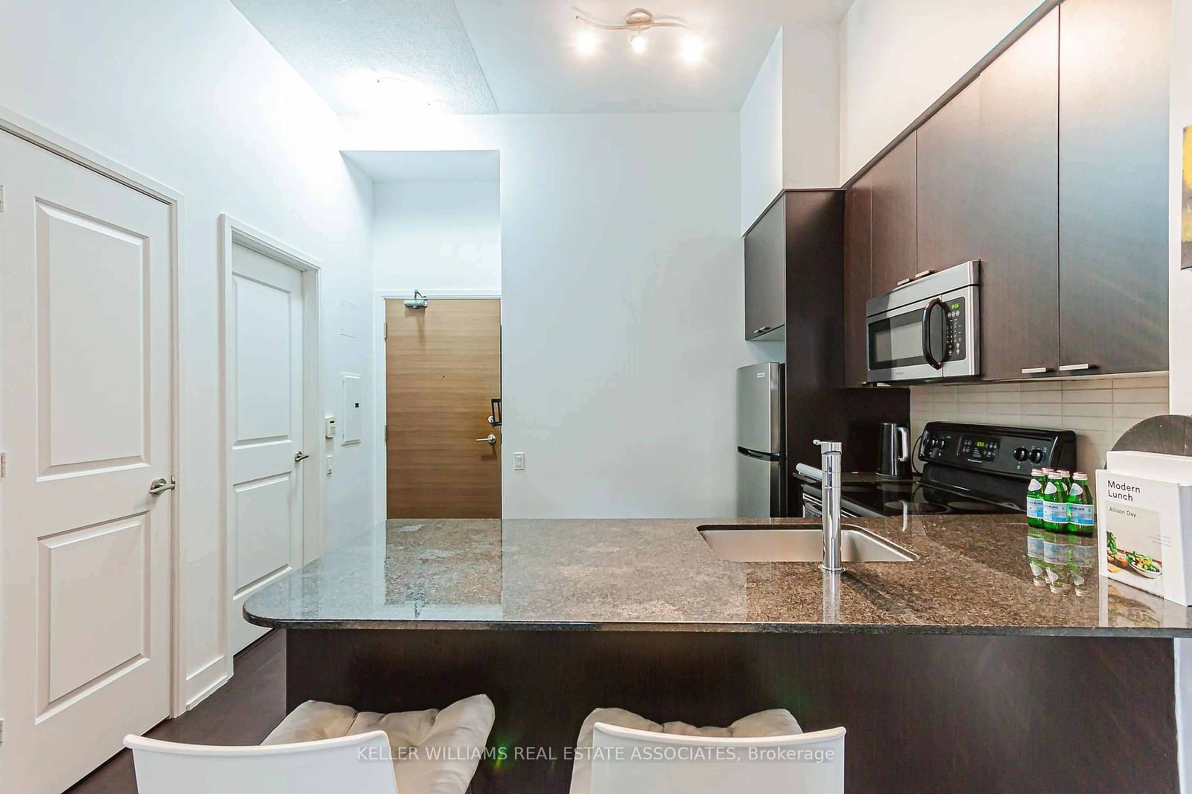 Standard kitchen, unknown for 23 Sheppard Ave #302, Toronto Ontario M2N 0C8