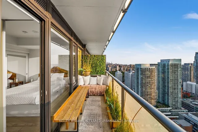 Additional property image - 161 Roehampton Ave Unit 4102
