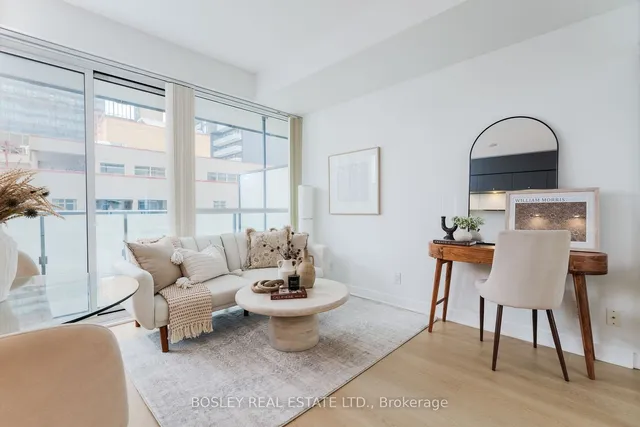 Additional property image - 15 Grenville St Unit 1206