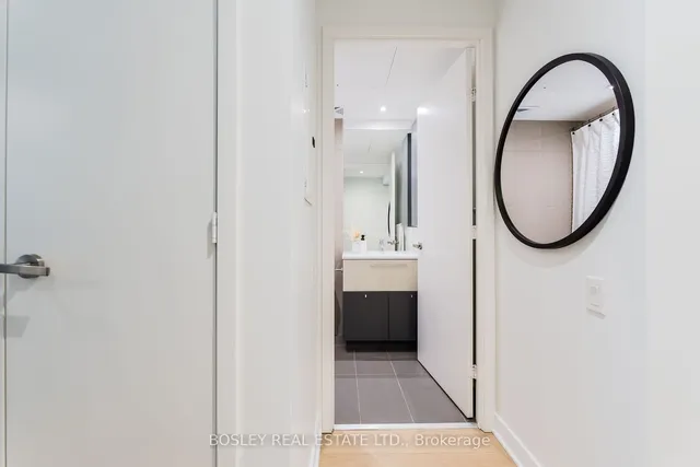 Additional property image - 15 Grenville St Unit 1206