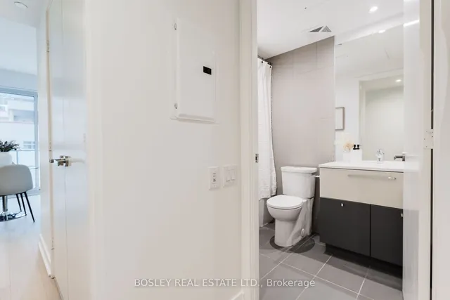 Additional property image - 15 Grenville St Unit 1206