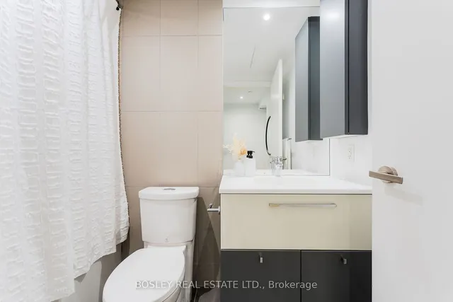 Additional property image - 15 Grenville St Unit 1206