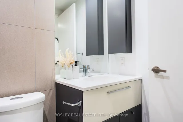 Additional property image - 15 Grenville St Unit 1206