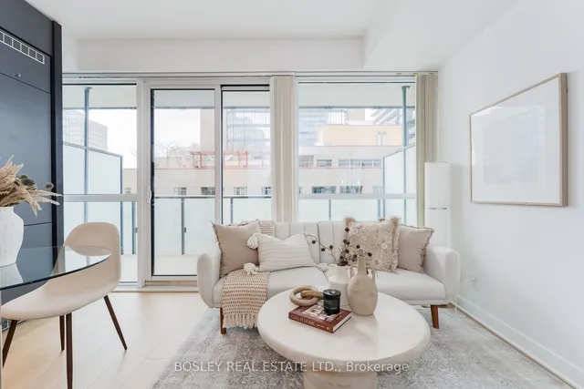 Additional property image - 15 Grenville St Unit 1206