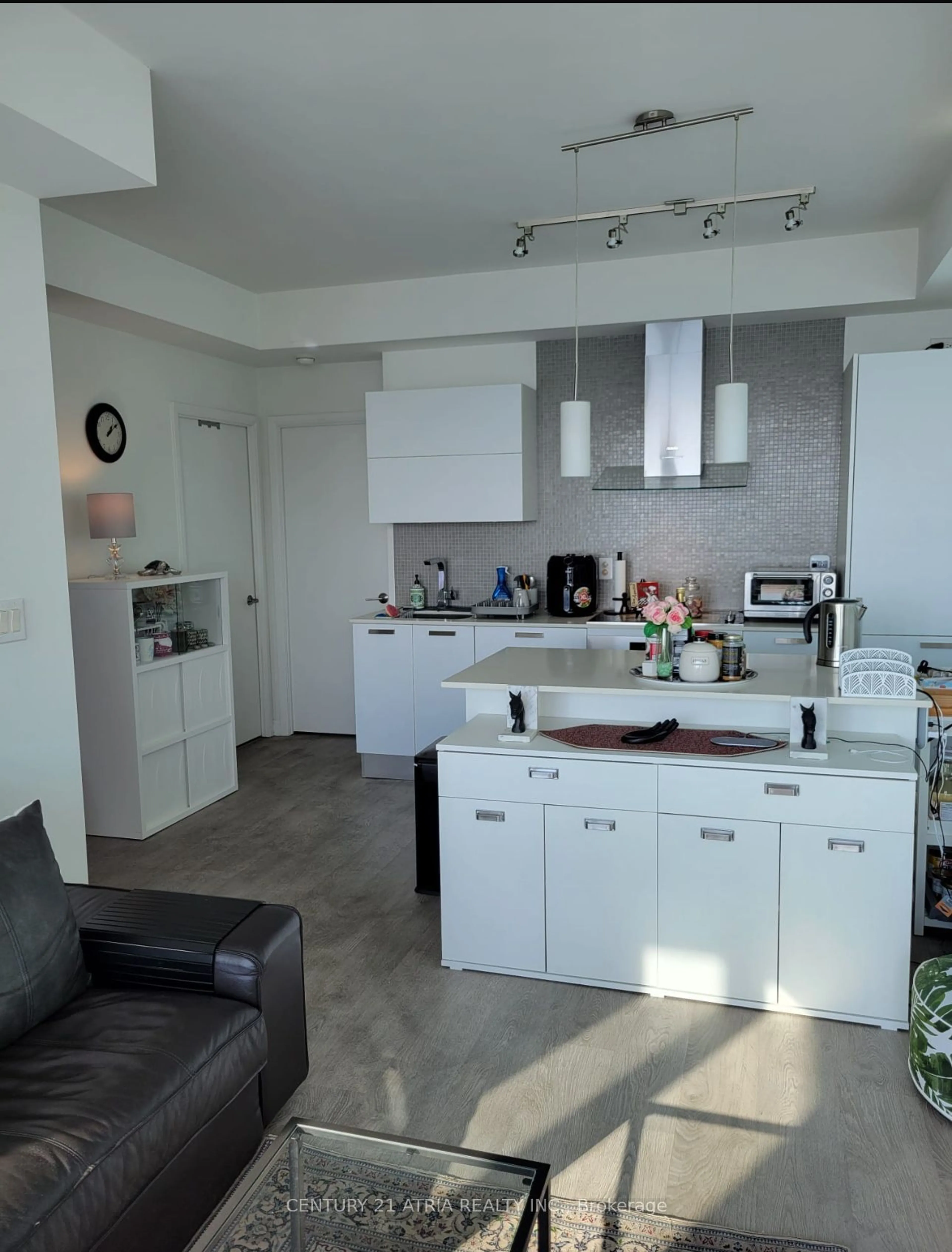 Open concept kitchen, ceramic/tile floor for 11 Bogert Ave #2102, Toronto Ontario M2N 1K4