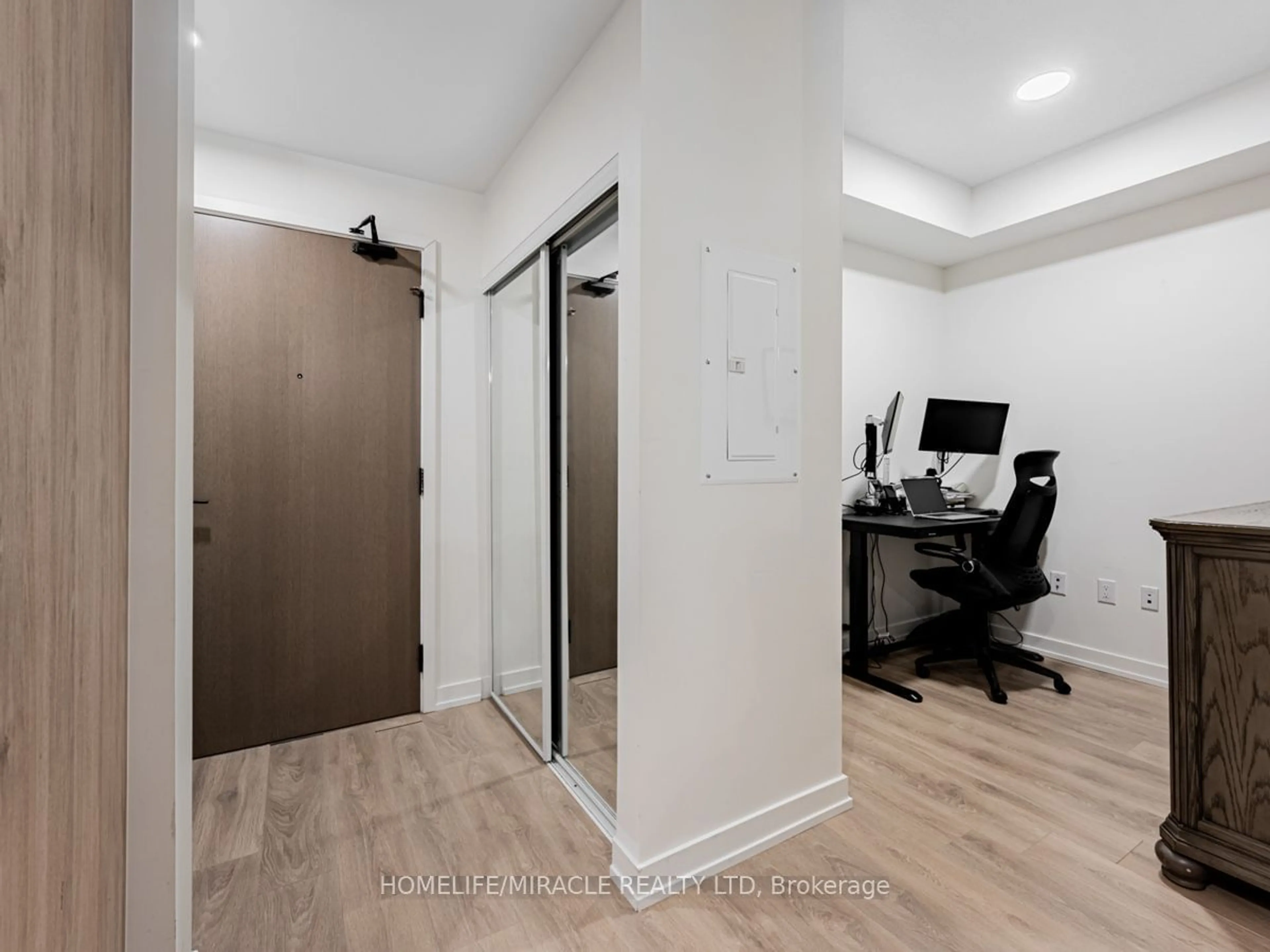 Indoor entryway for 34 Tubman Ave #606, Toronto Ontario M5A 0R2