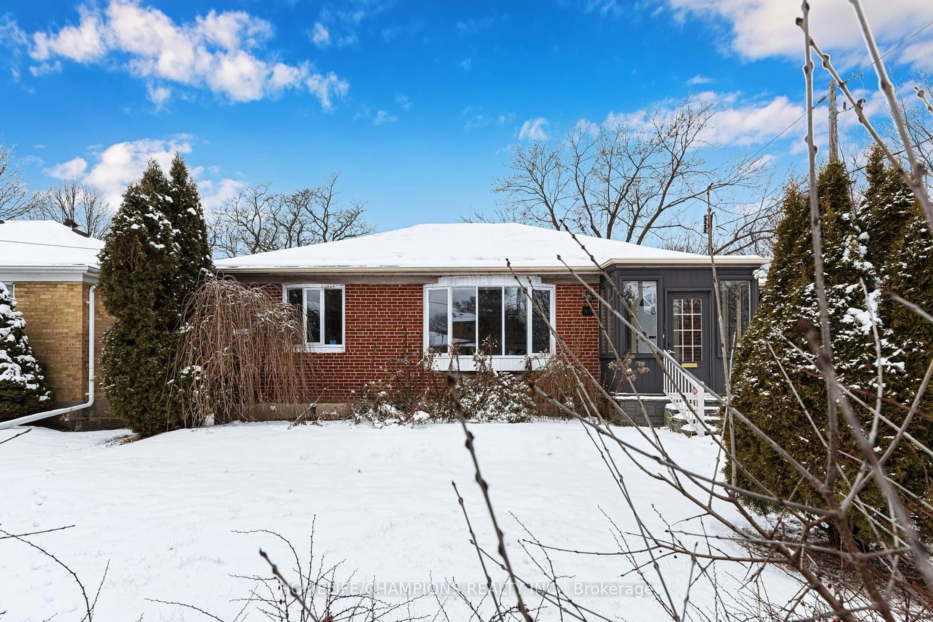 Home with brick exterior material, street for 52 Altamont Rd, Toronto Ontario M2M 1S7