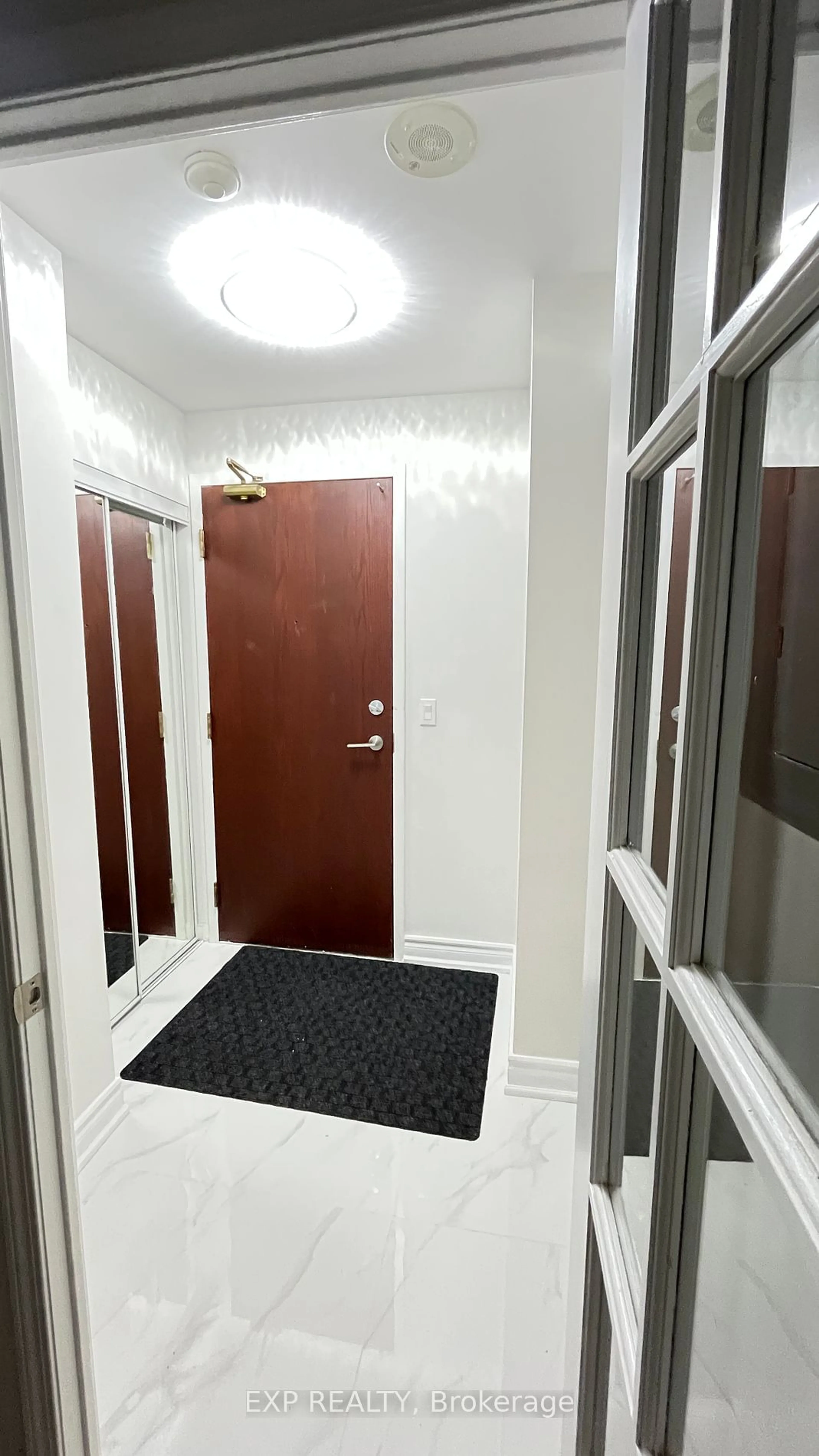 Indoor foyer for 28 Olive Ave #1012, Toronto Ontario M2N 4N5