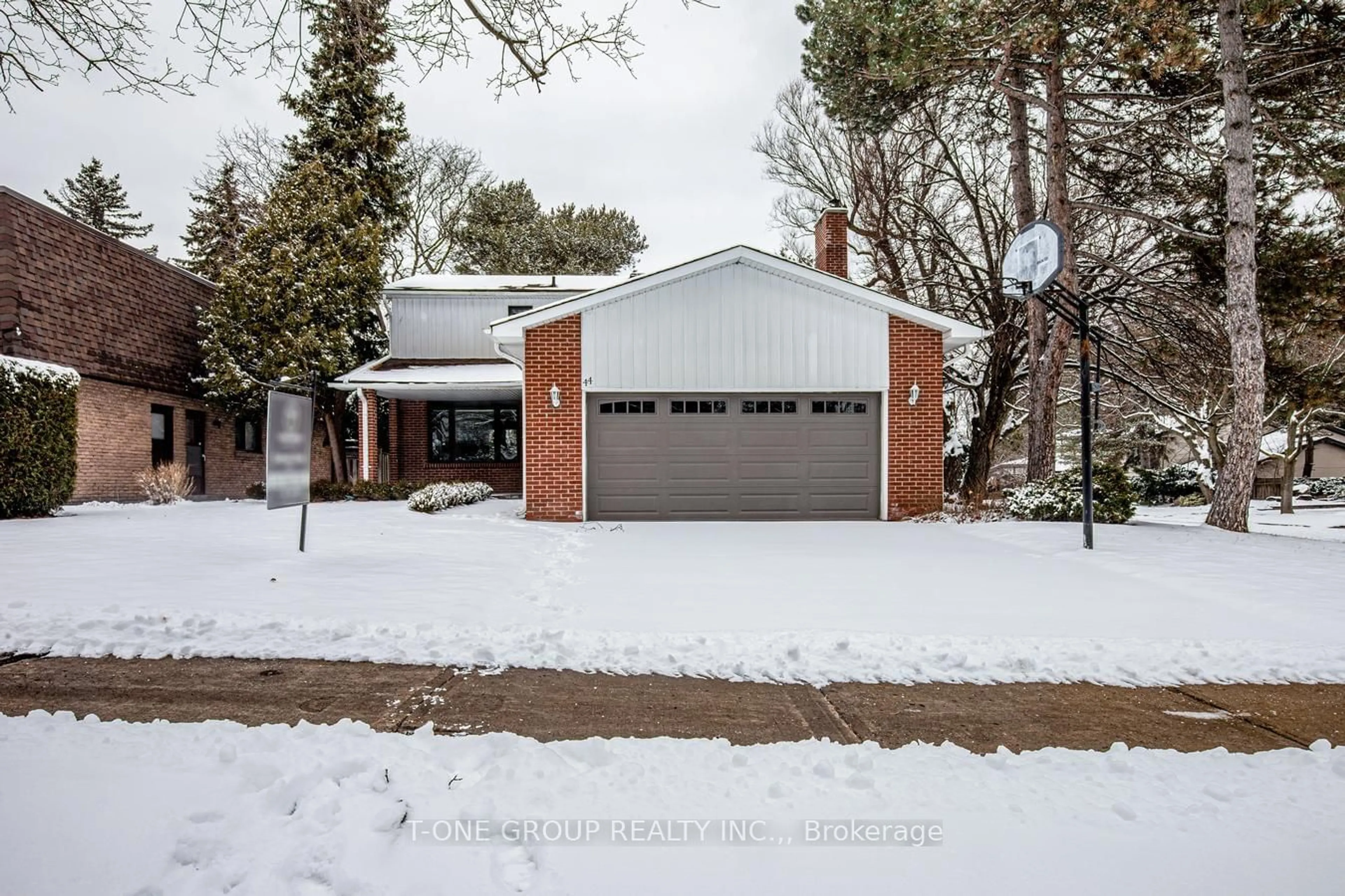 Home with brick exterior material, street for 44 Tanbark Cres, Toronto Ontario M3B 1N6