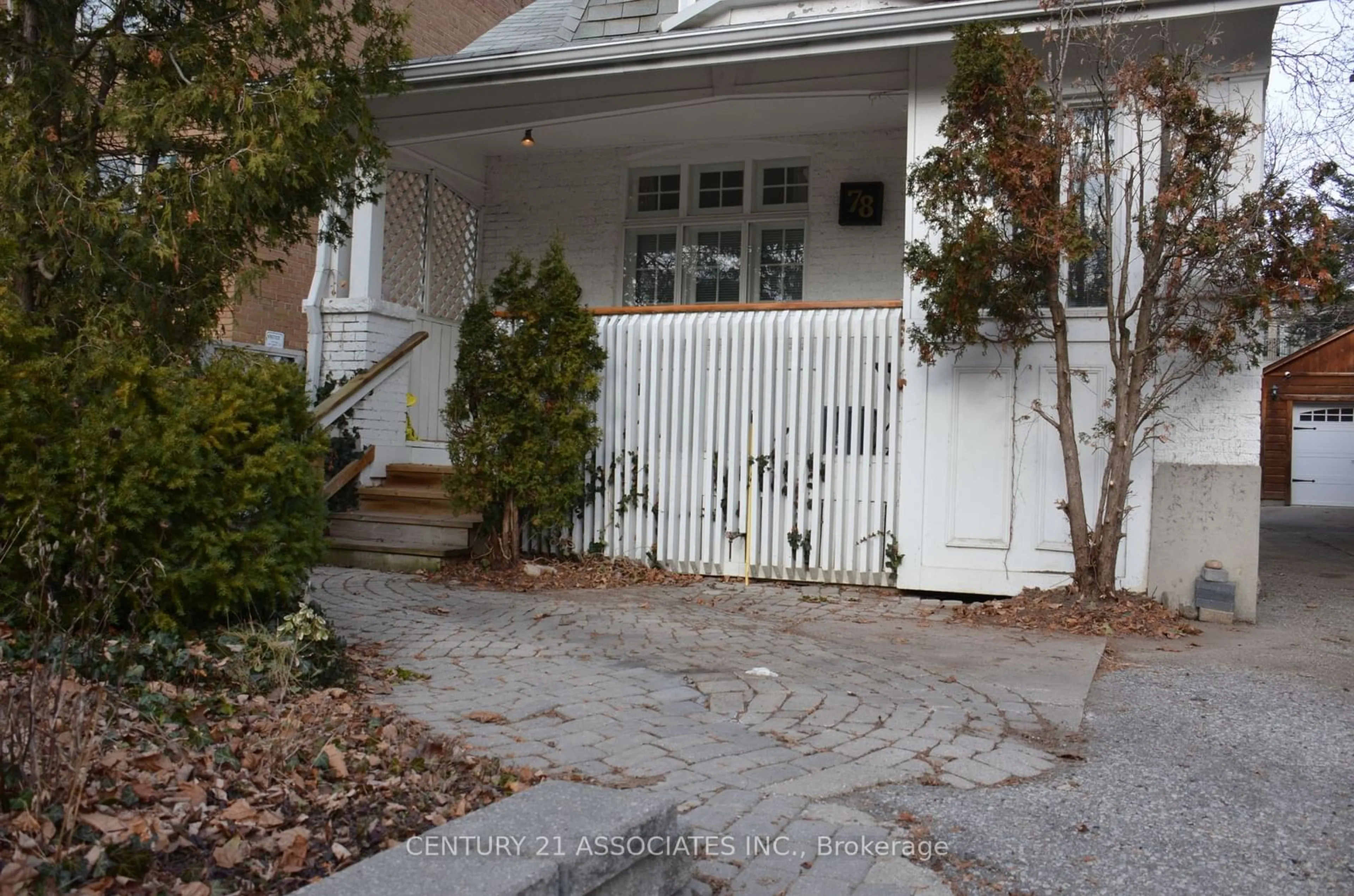 Indoor entryway for 78 Castlefield Ave, Toronto Ontario M4R 1G4