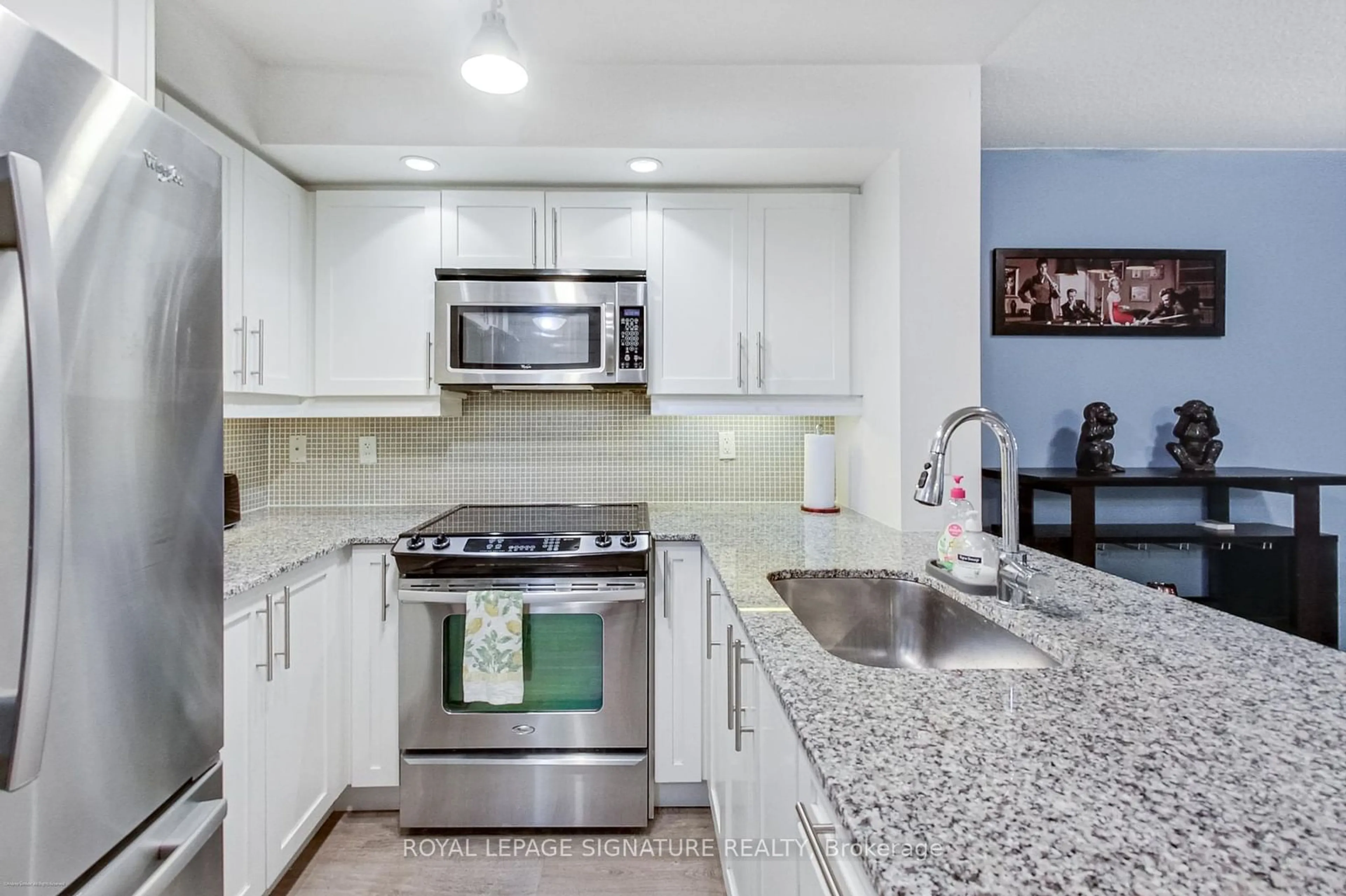 Standard kitchen, ceramic/tile floor for 65 East Liberty St #408, Toronto Ontario M6K 3R2