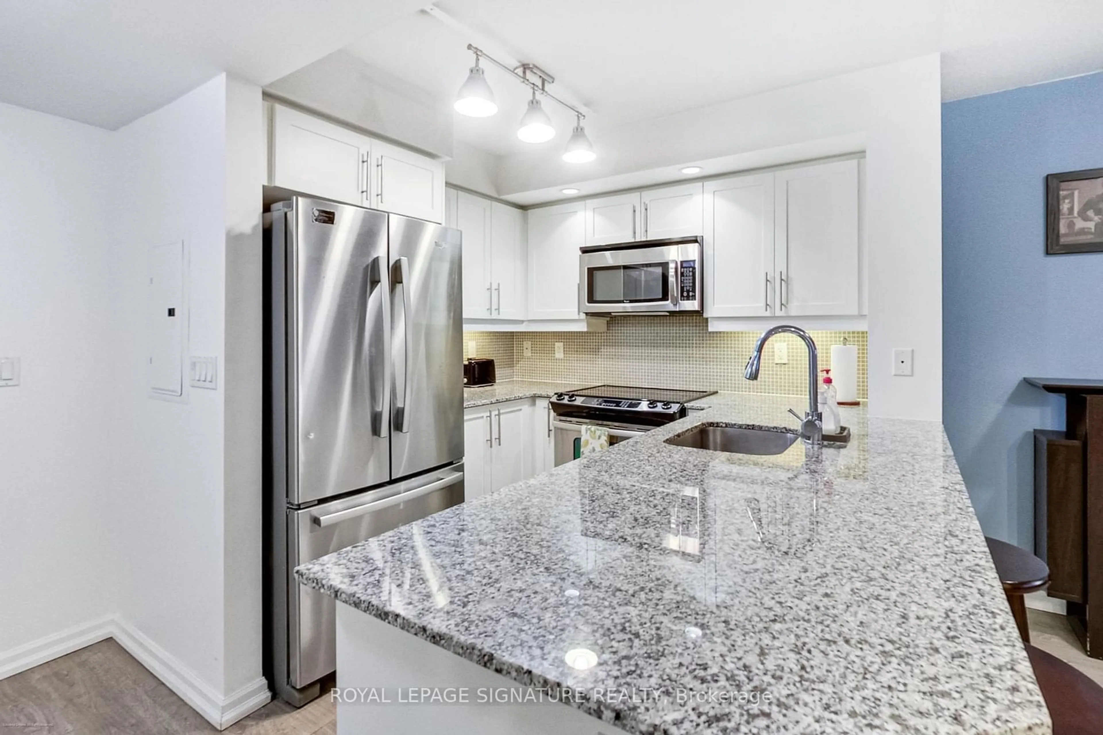 Standard kitchen, ceramic/tile floor for 65 East Liberty St #408, Toronto Ontario M6K 3R2