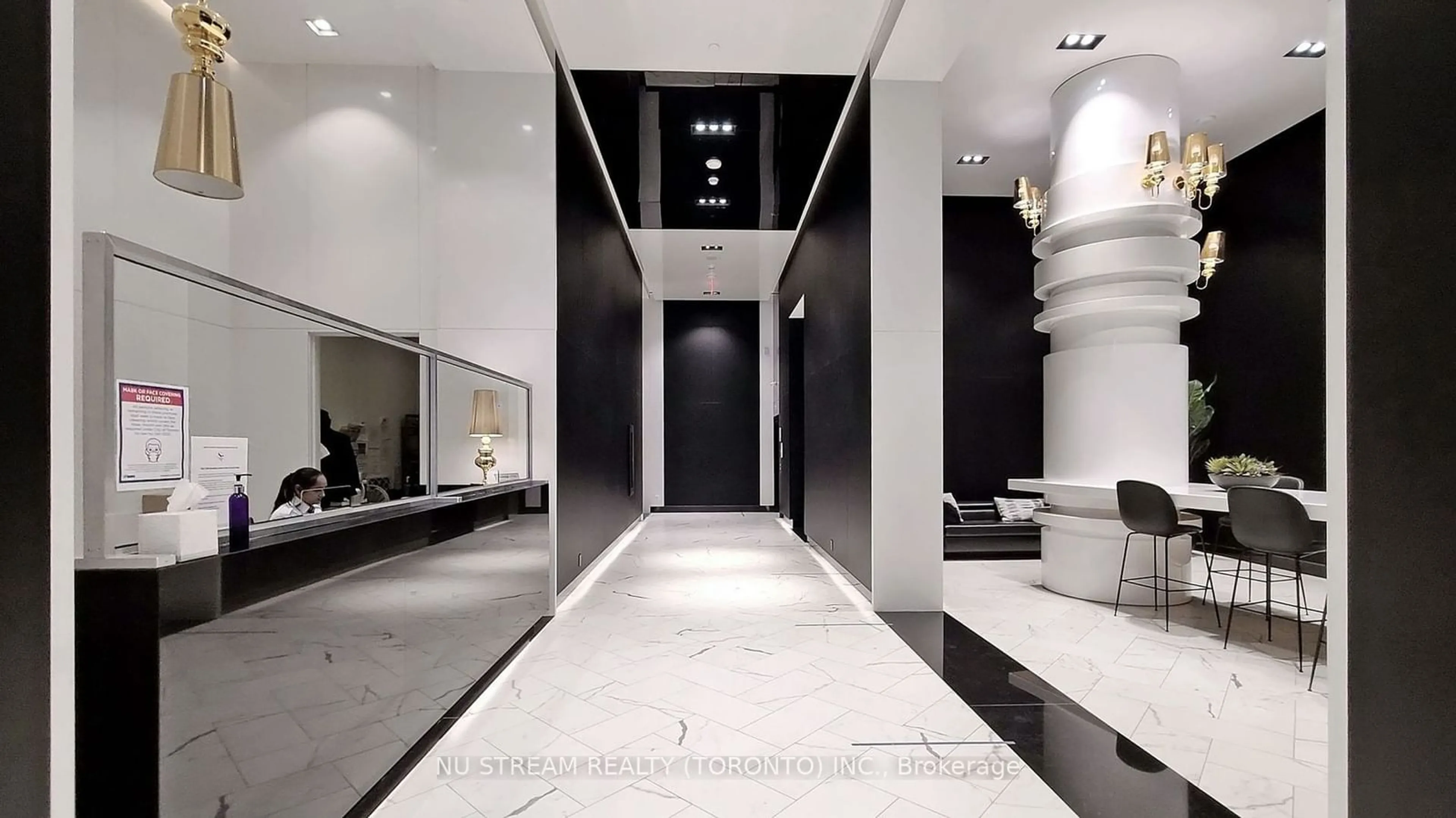 Indoor foyer for 87 Peter St #2302, Toronto Ontario M5V 2G4