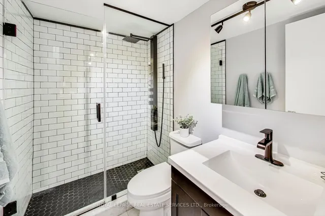 Additional property image - 30 Gloucester St Unit 1003