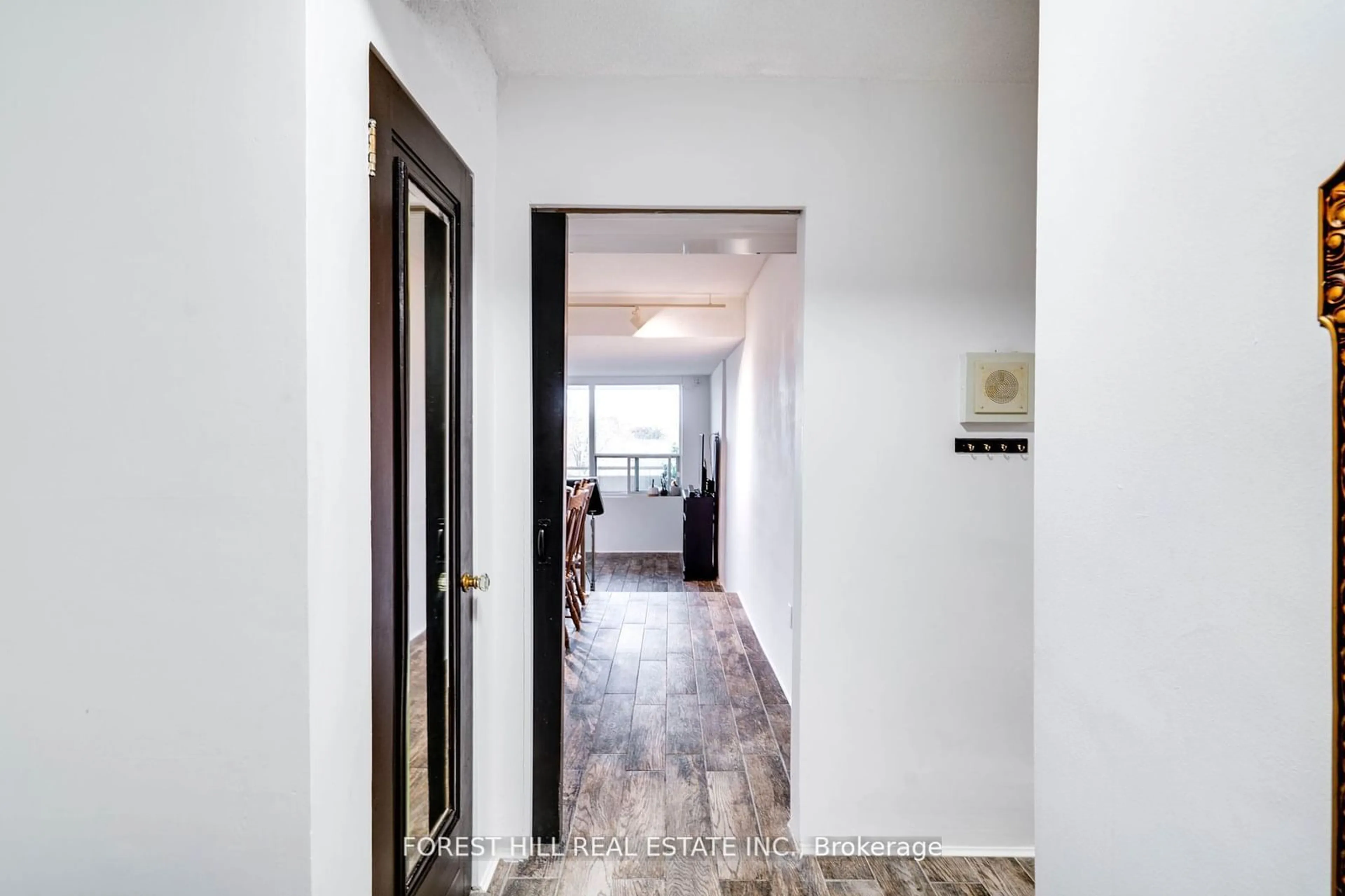 Indoor foyer for 1360 York Mills Rd #508, Toronto Ontario M3A 2A2