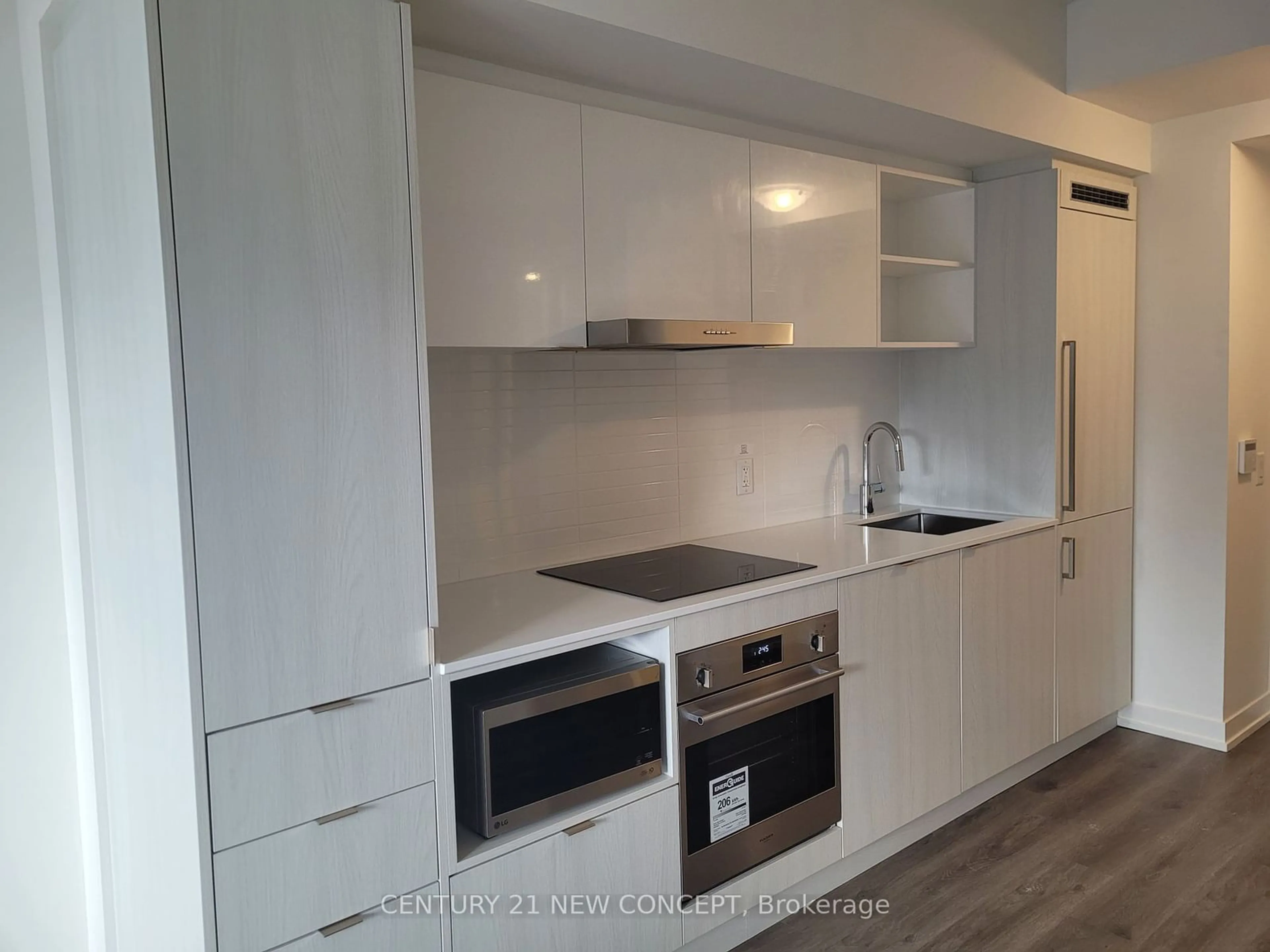 Standard kitchen, wood/laminate floor for 138 Downes St #2512, Toronto Ontario M5E 0E4