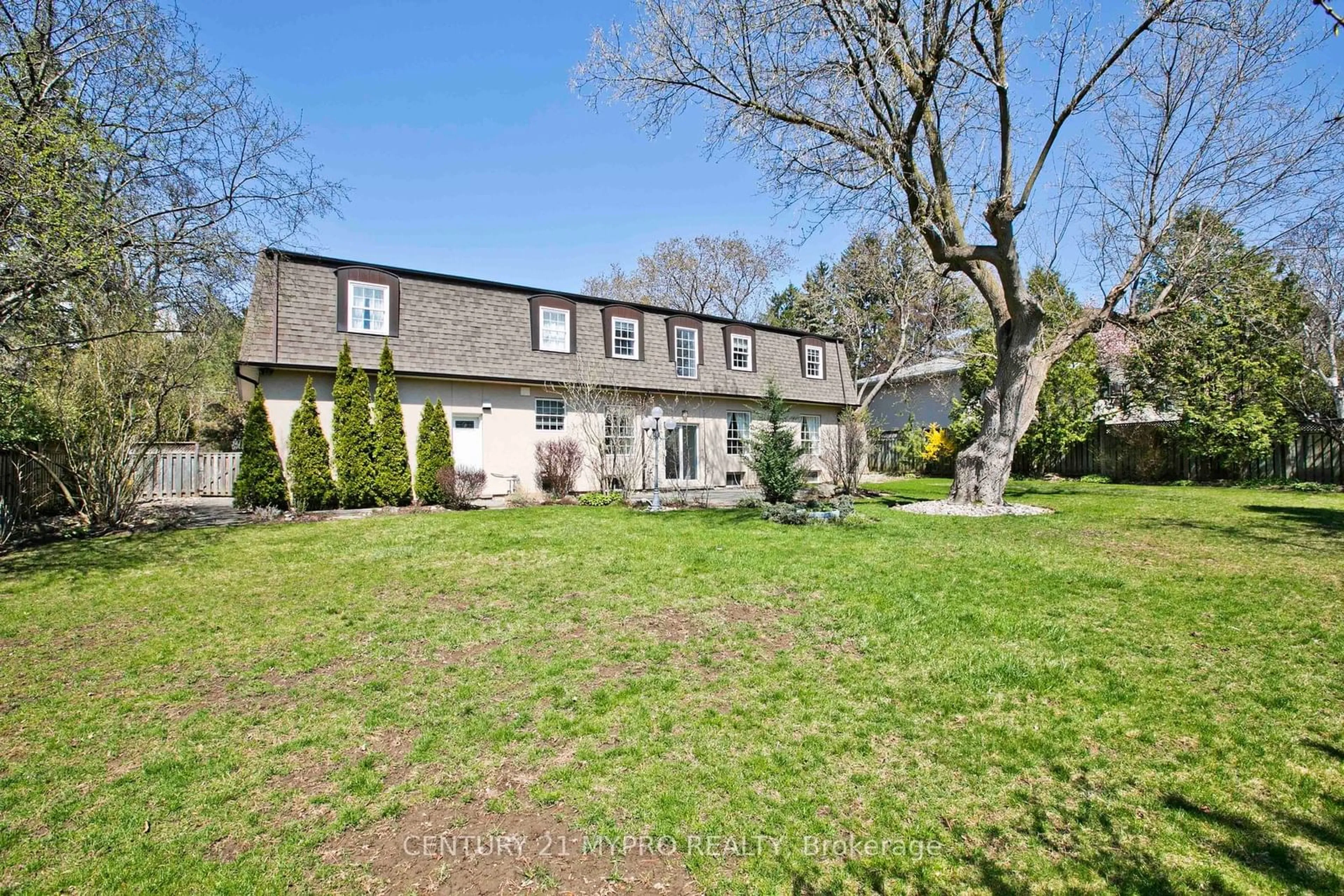 A pic from outside/outdoor area/front of a property/back of a property/a pic from drone, street for 9 Shady Oaks Cres, Toronto Ontario M3C 2L4