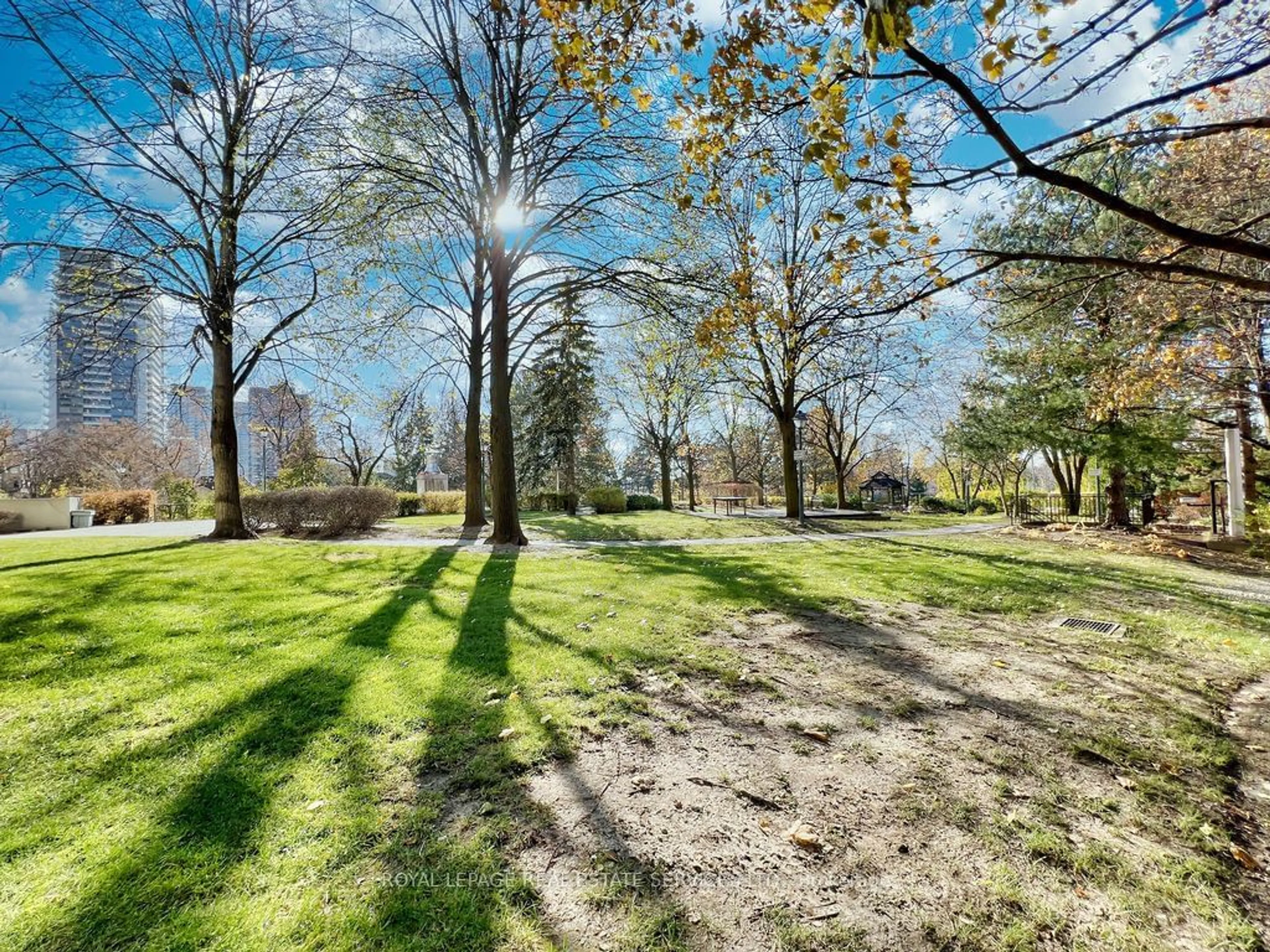 A pic from outside/outdoor area/front of a property/back of a property/a pic from drone, forest/trees view for 5444 Yonge St #108, Toronto Ontario M2N 6J4