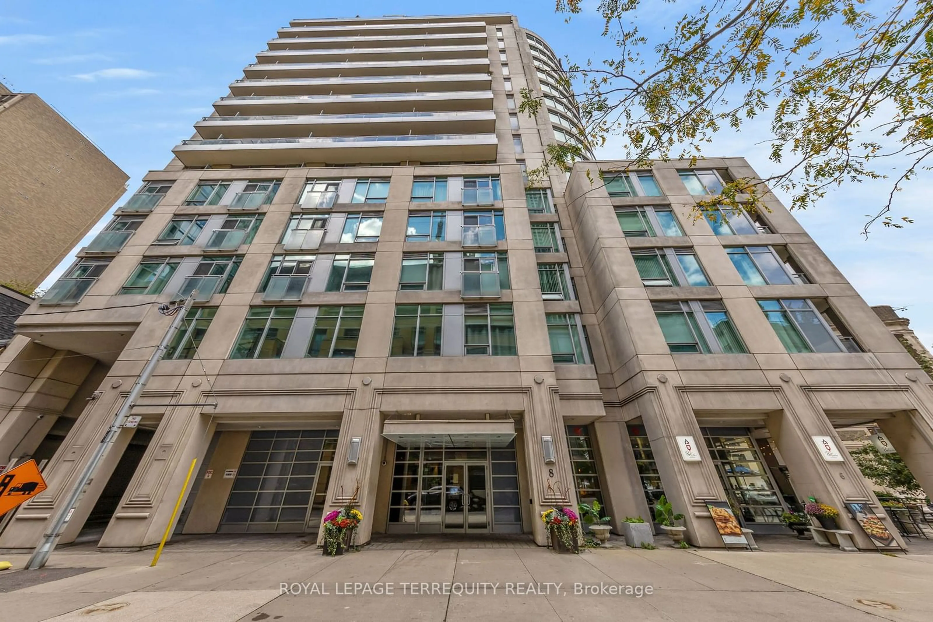 Indoor foyer for 8 Scollard St #1410, Toronto Ontario M5R 1M2