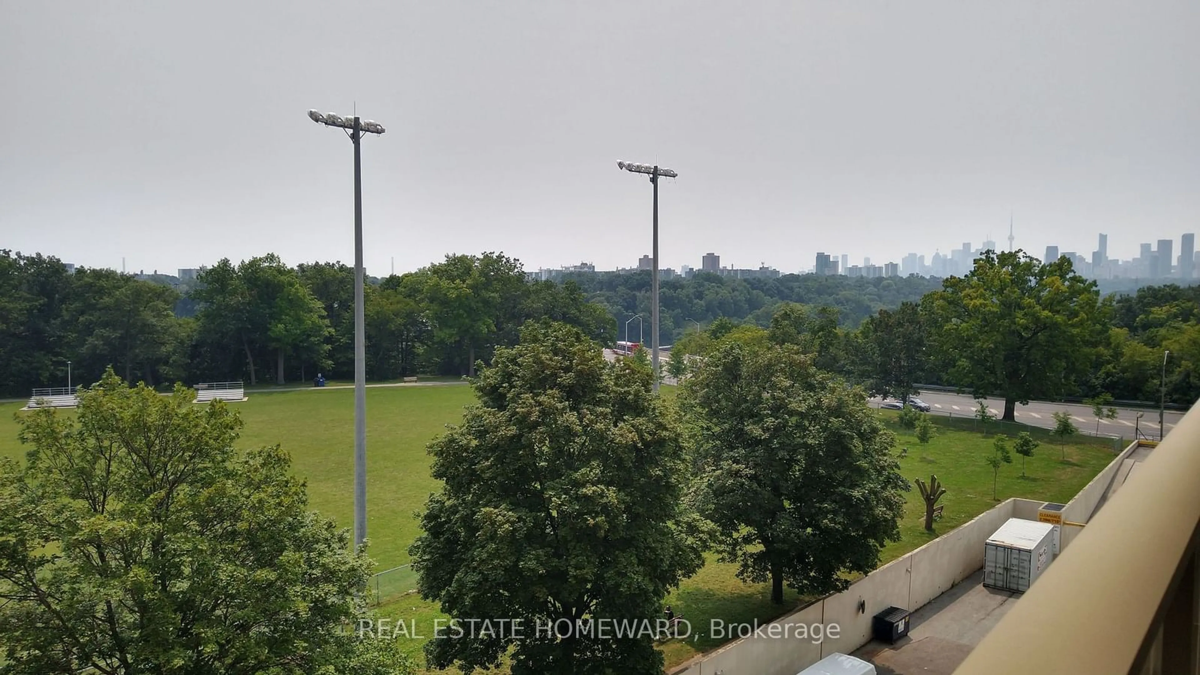 A pic from outside/outdoor area/front of a property/back of a property/a pic from drone, city buildings view from balcony for 1 Leaside Park Dr #417, Toronto Ontario M4H 1R1