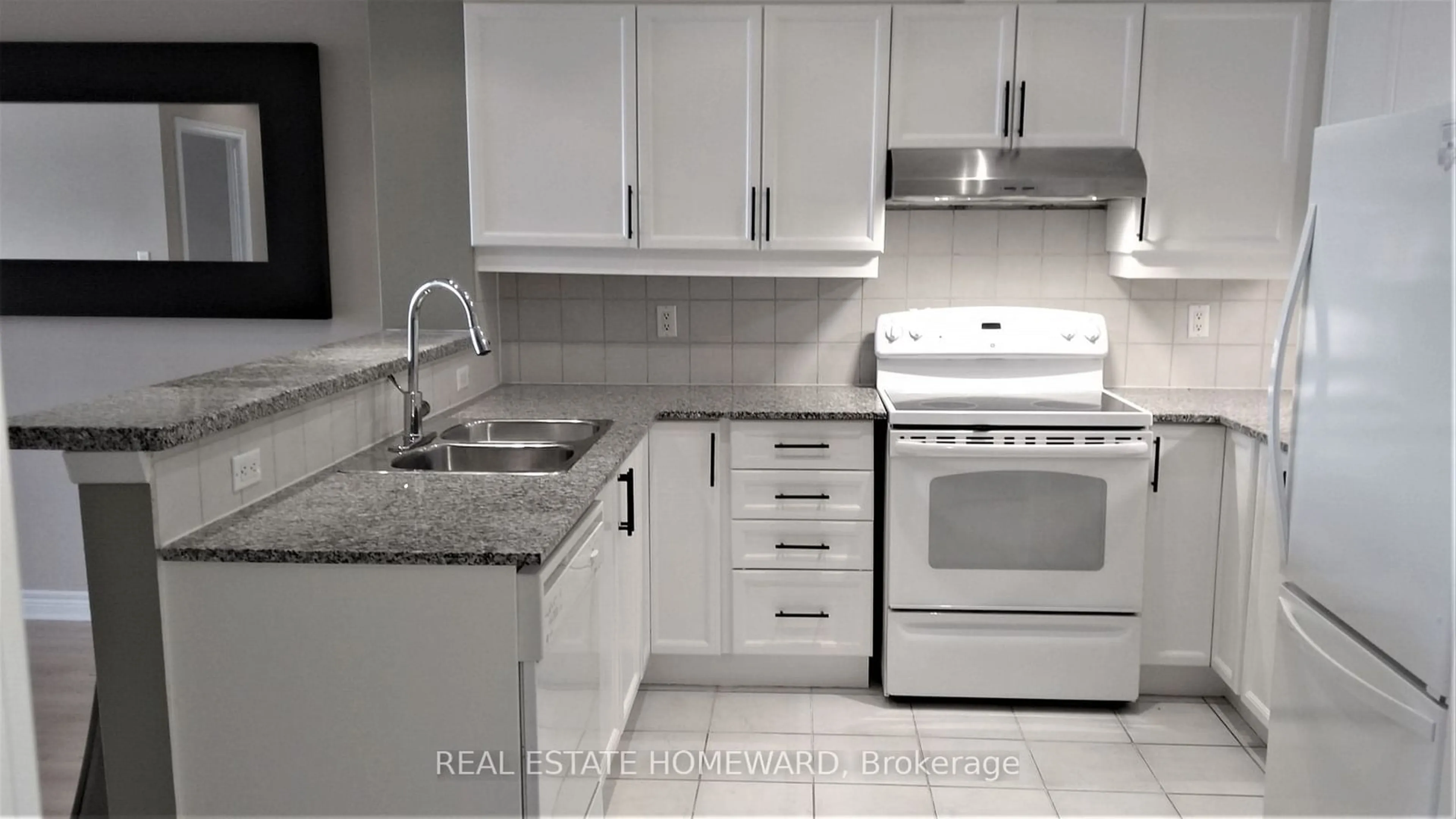 Standard kitchen, ceramic/tile floor for 1 Leaside Park Dr #417, Toronto Ontario M4H 1R1