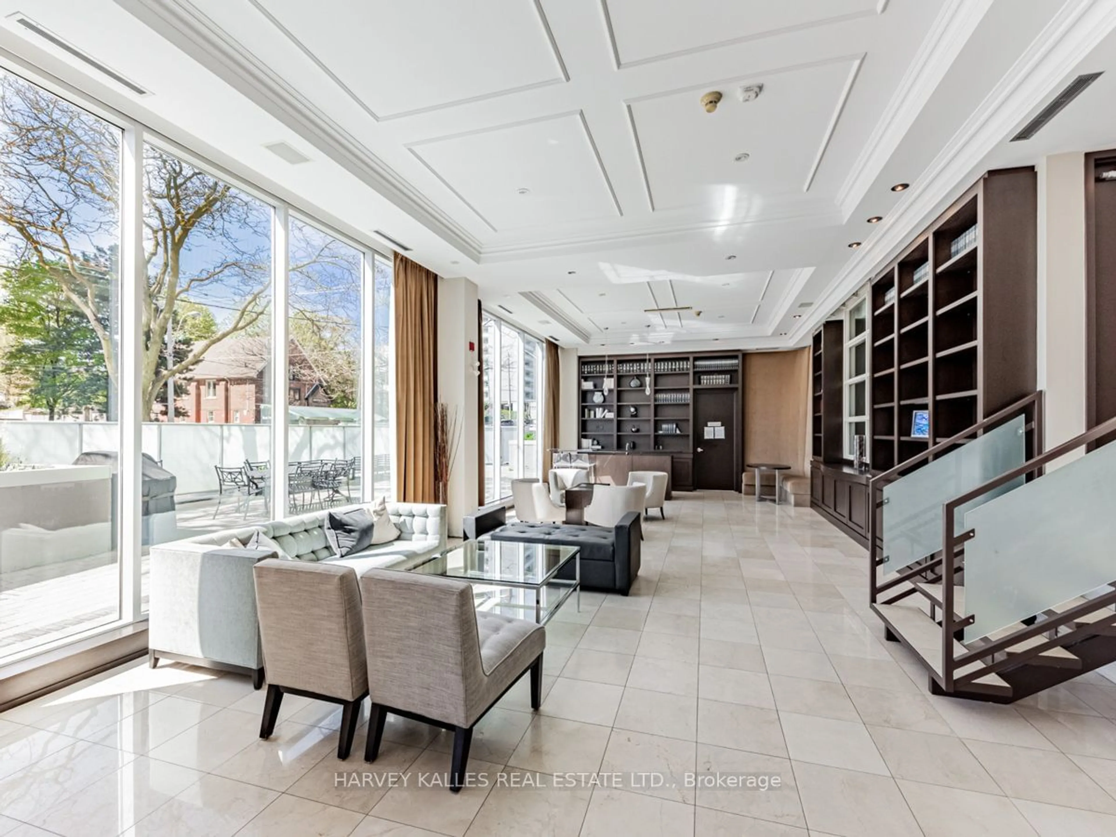 Lobby for 562 Eglinton Ave #202, Toronto Ontario M4P 1P1