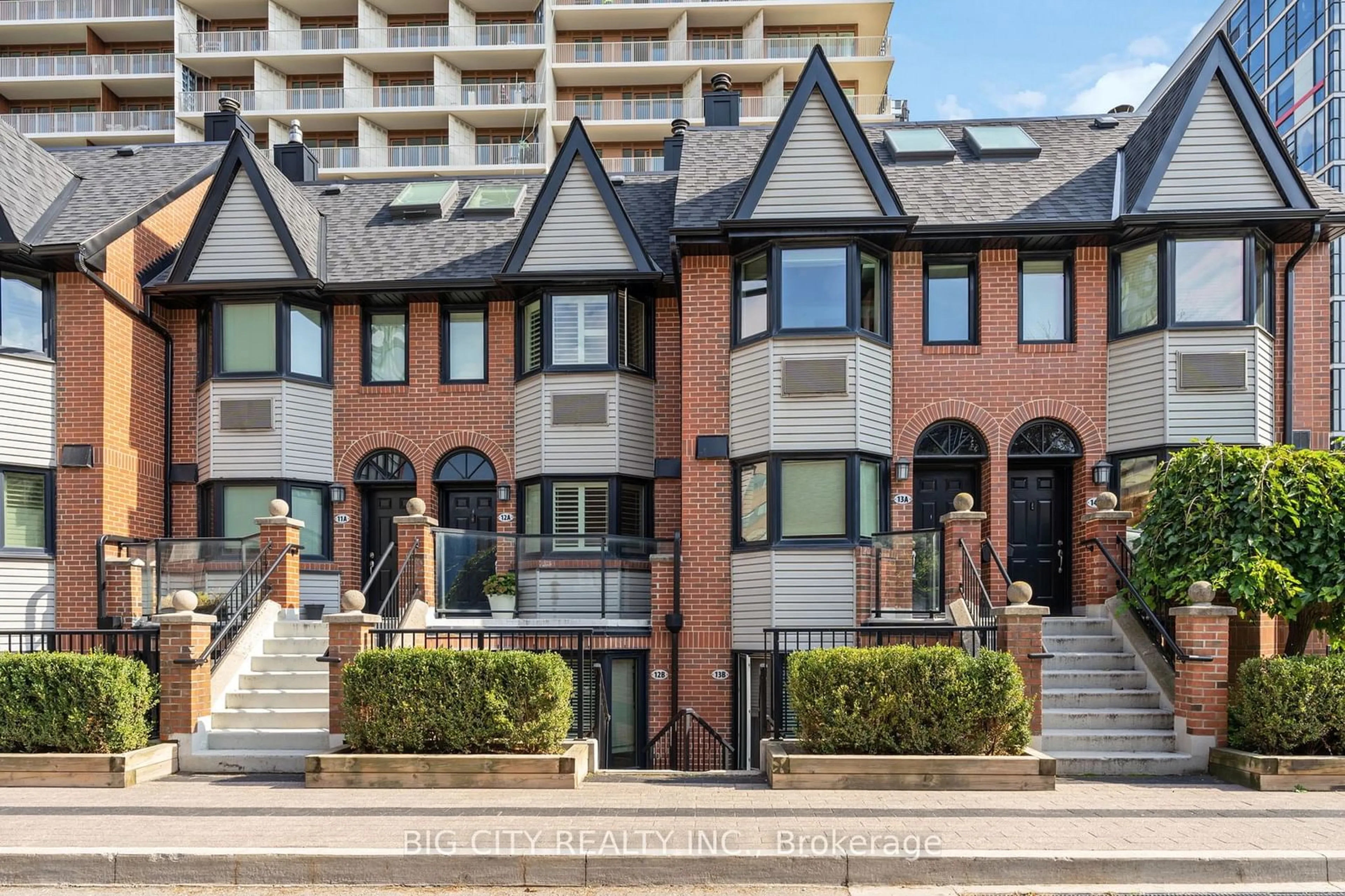 Home with brick exterior material, street for 570 Wellington St #12B, Toronto Ontario M5V 2X5