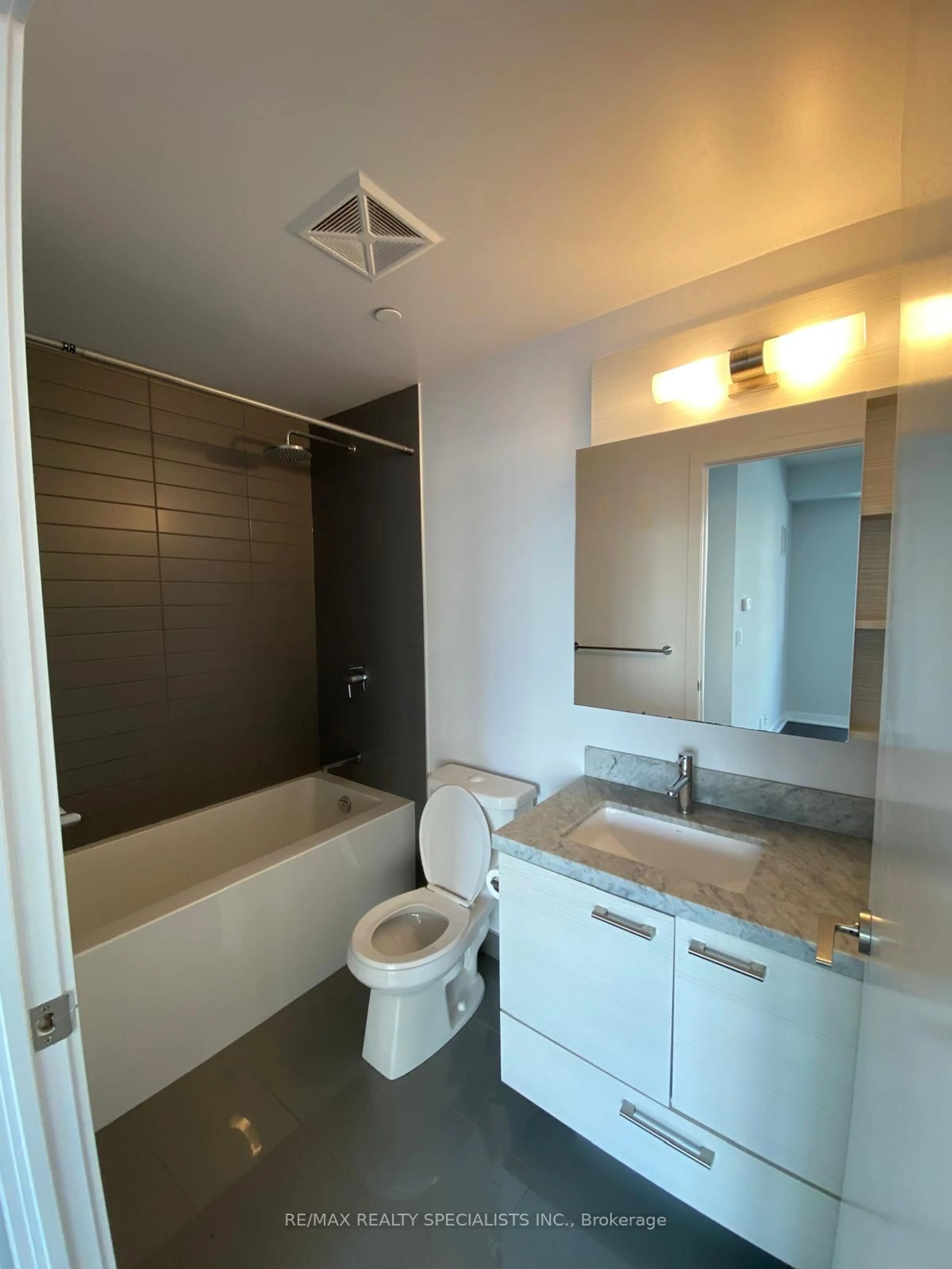 Standard bathroom, ceramic/tile floor for 60 Colborne St #1608, Toronto Ontario M5E 1E3