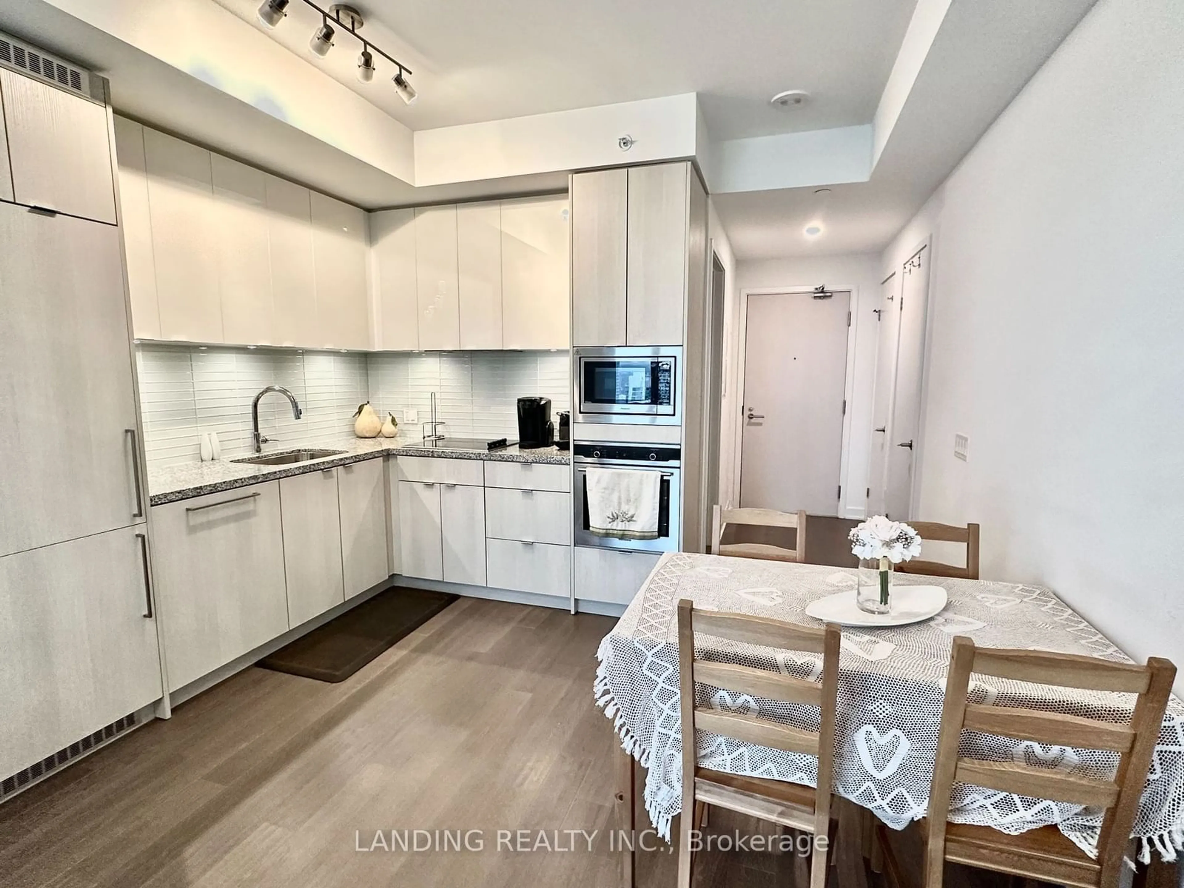 Open concept kitchen, unknown for 115 Blue Jays Way #4303, Toronto Ontario M5V 0N4