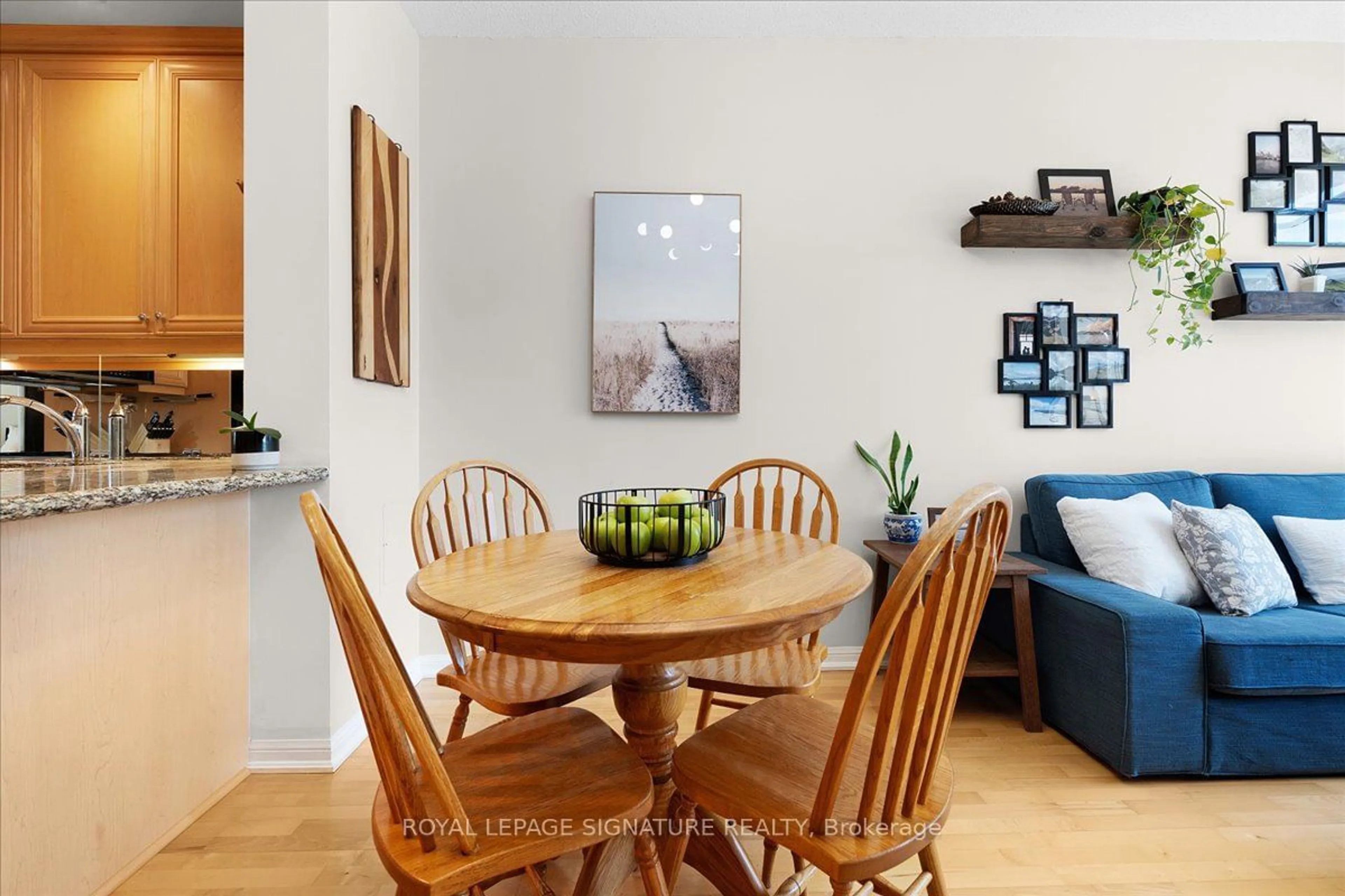 Dining room, wood/laminate floor for 628 Fleet St #327, Toronto Ontario M5V 1A8