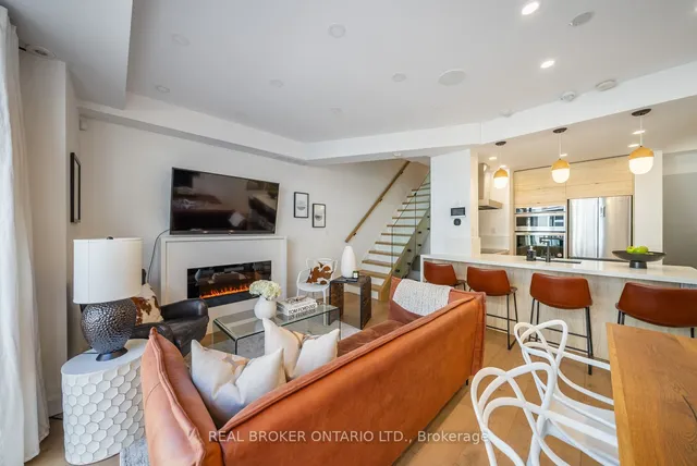 Additional property image - 32 Stadium Rd Unit 355