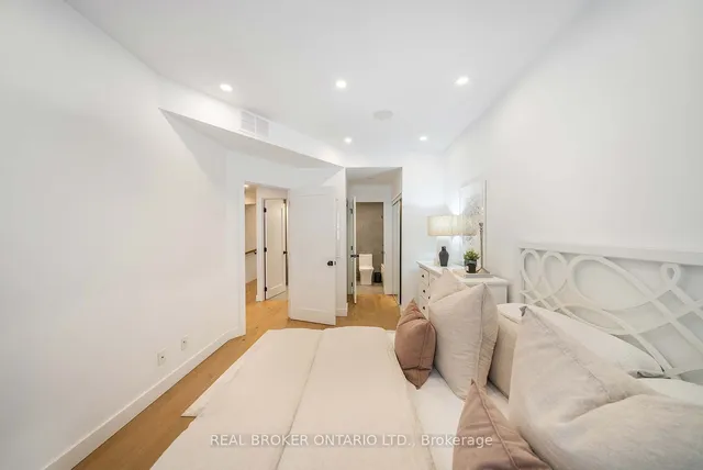 Additional property image - 32 Stadium Rd Unit 355