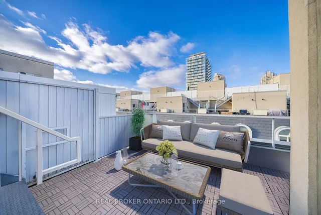 Additional property image - 32 Stadium Rd Unit 355