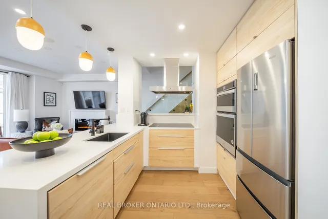 Additional property image - 32 Stadium Rd Unit 355