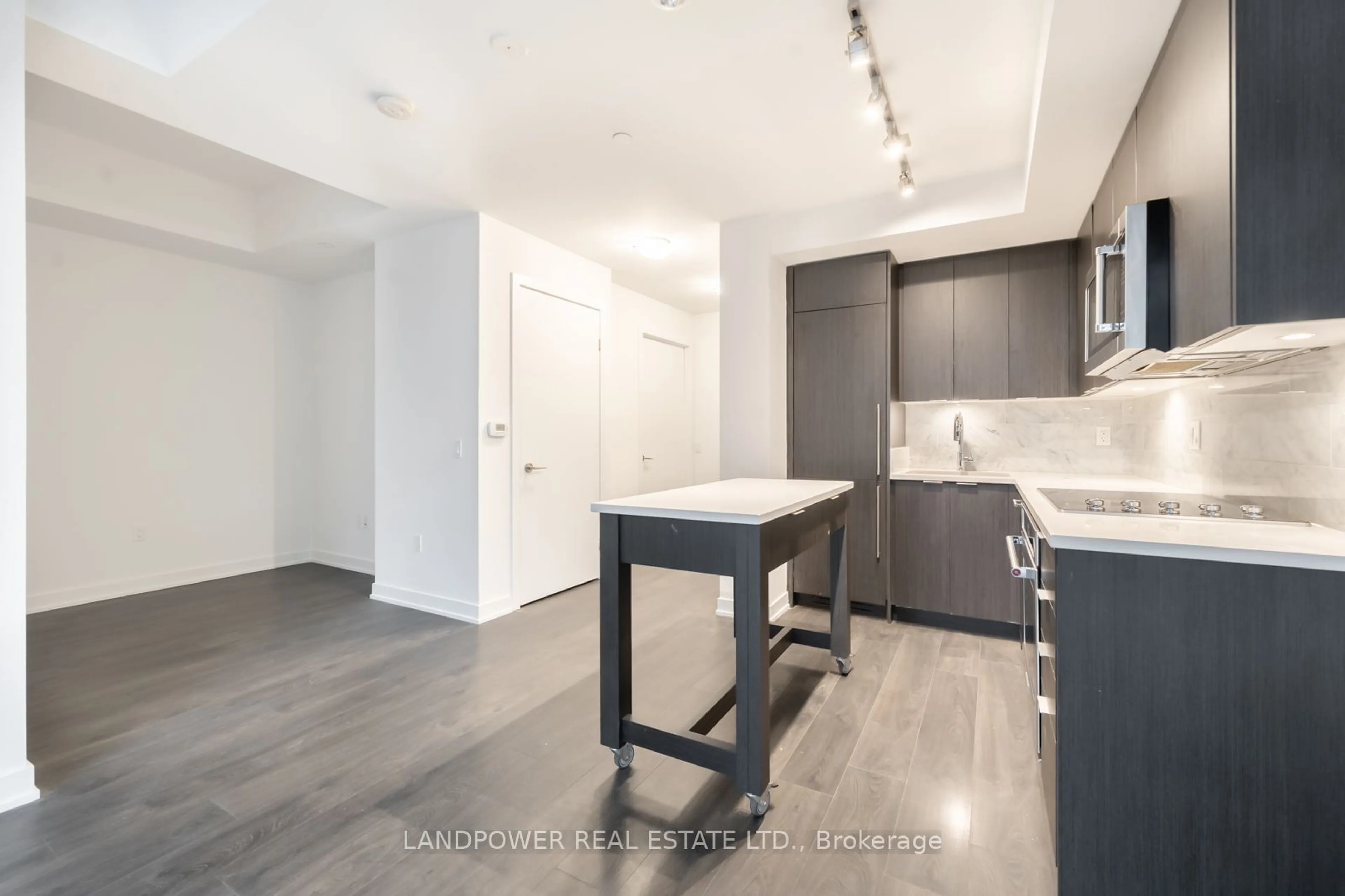 Open concept kitchen, unknown for 38 Iannuzzi St #741, Toronto Ontario M5V 0S2