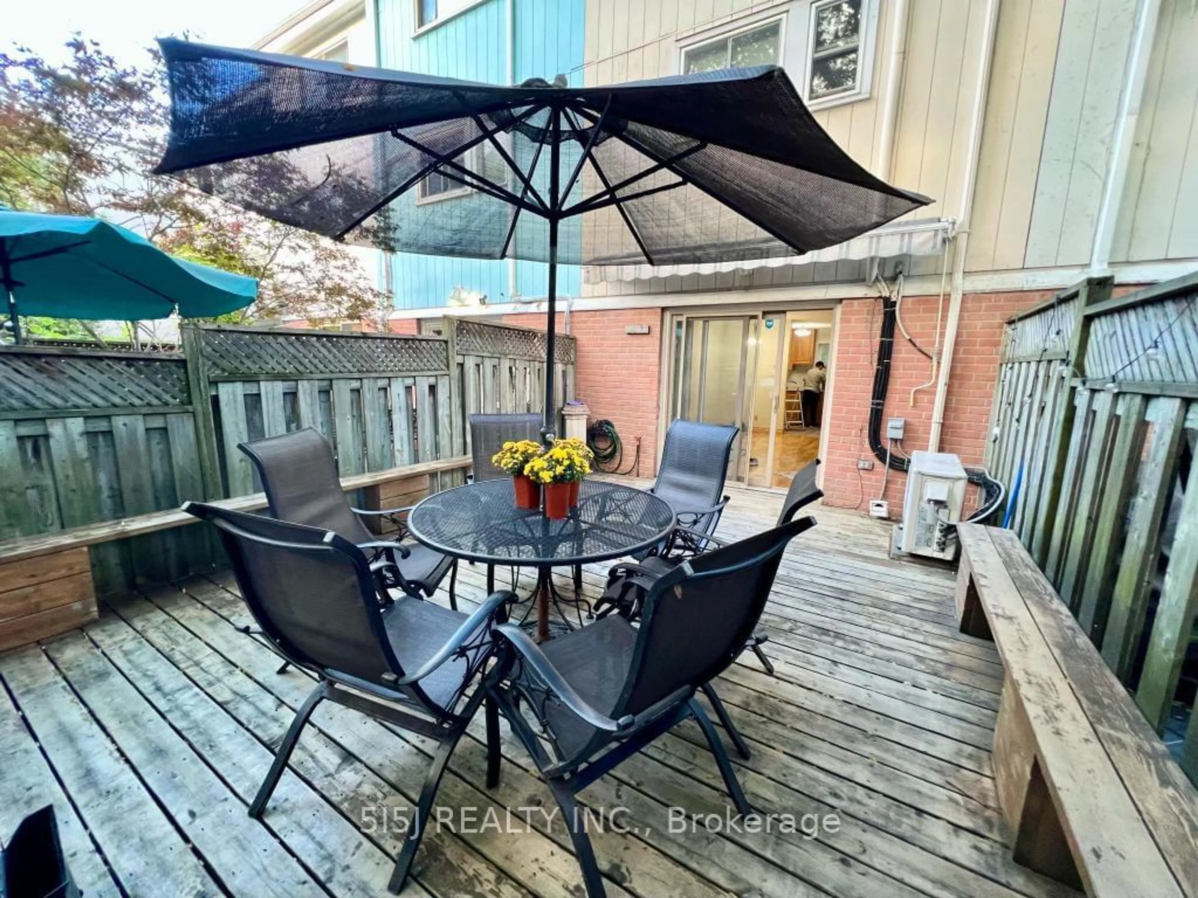 Patio, unknown for 252 Milan St, Toronto Ontario M5A 3Z6