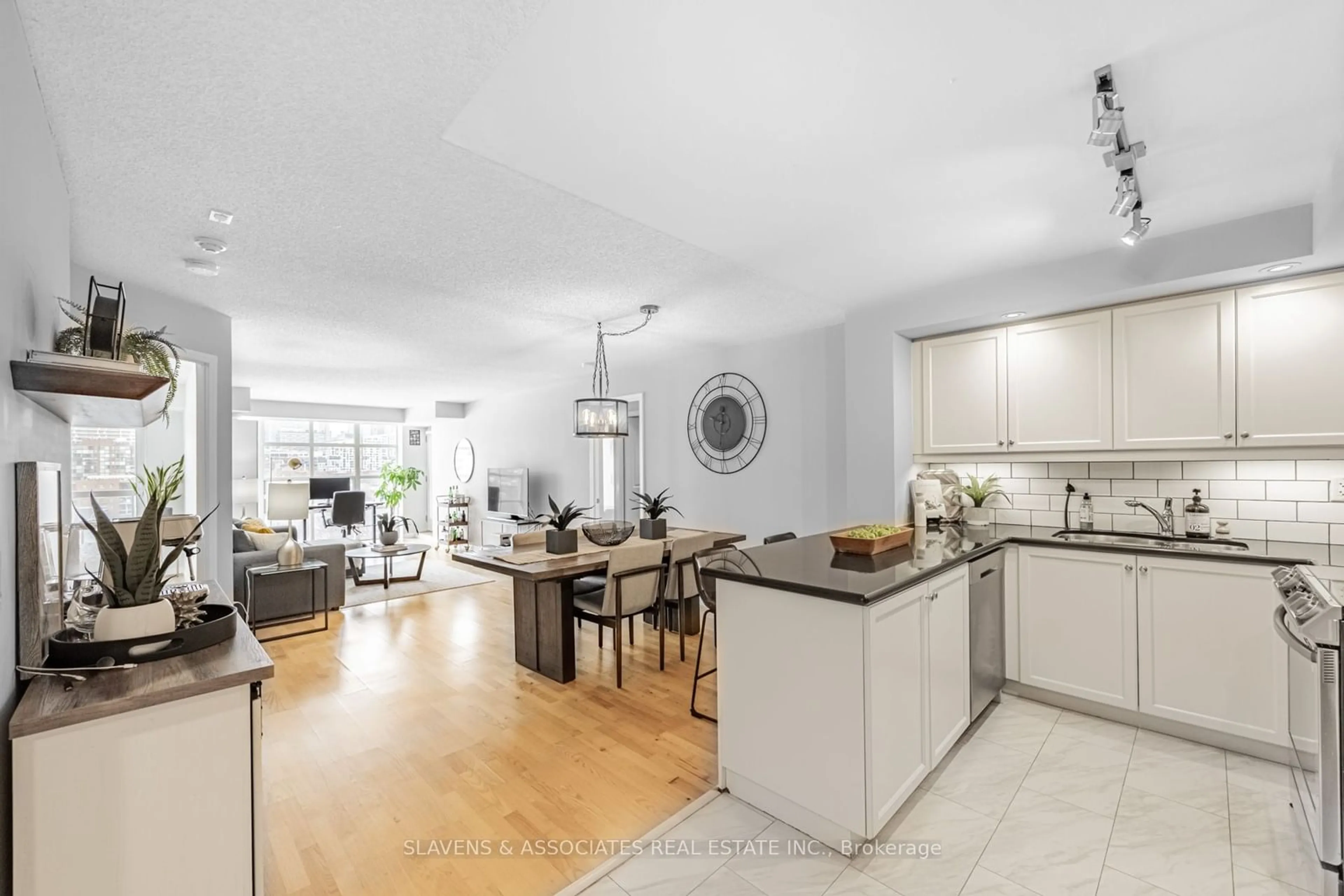 Open concept kitchen, unknown for 15 Stafford St #717, Toronto Ontario M5V 3X6