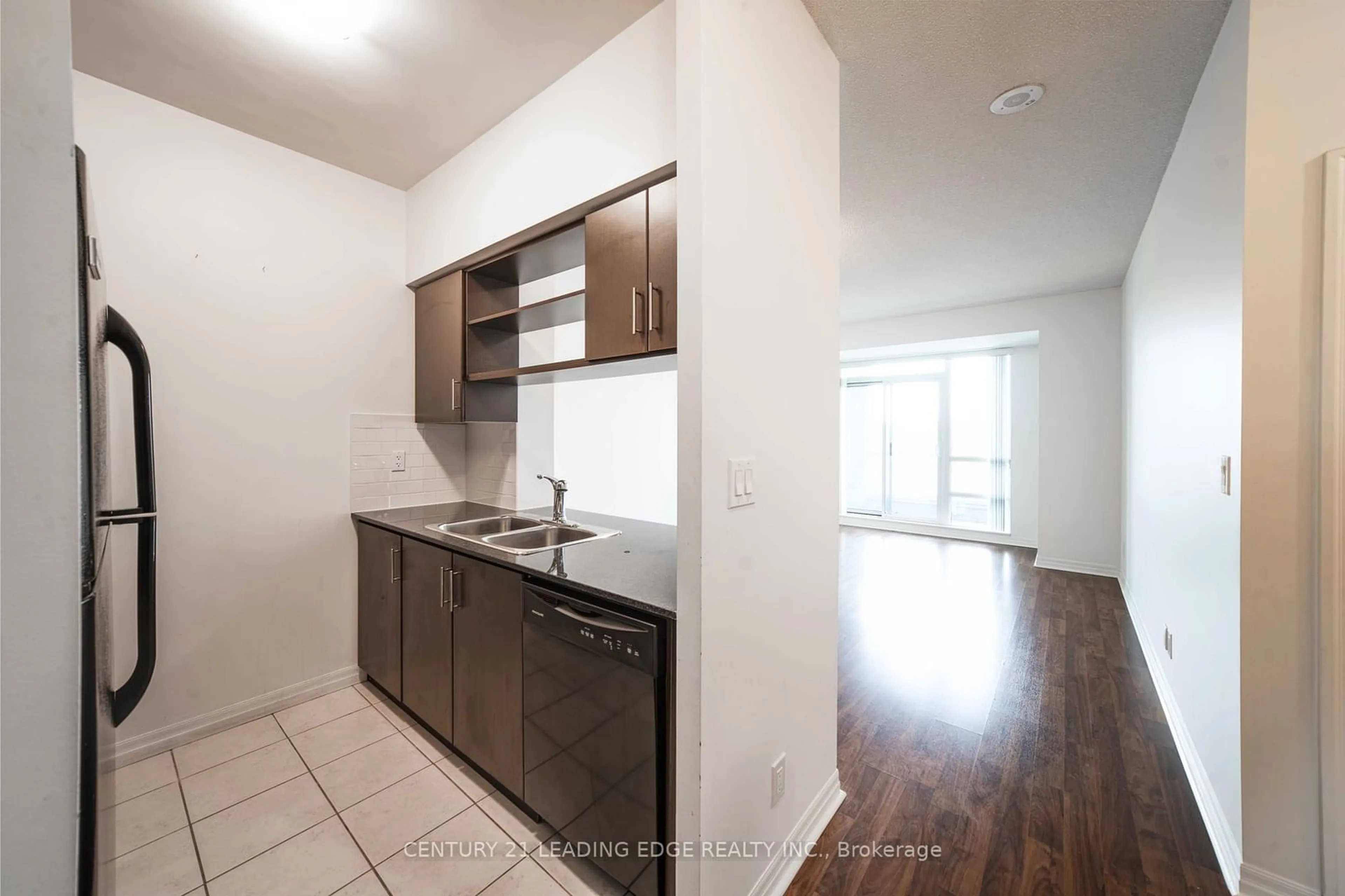 Standard kitchen, unknown for 30 Herons Hill Way #1802, Toronto Ontario M2J 0A7