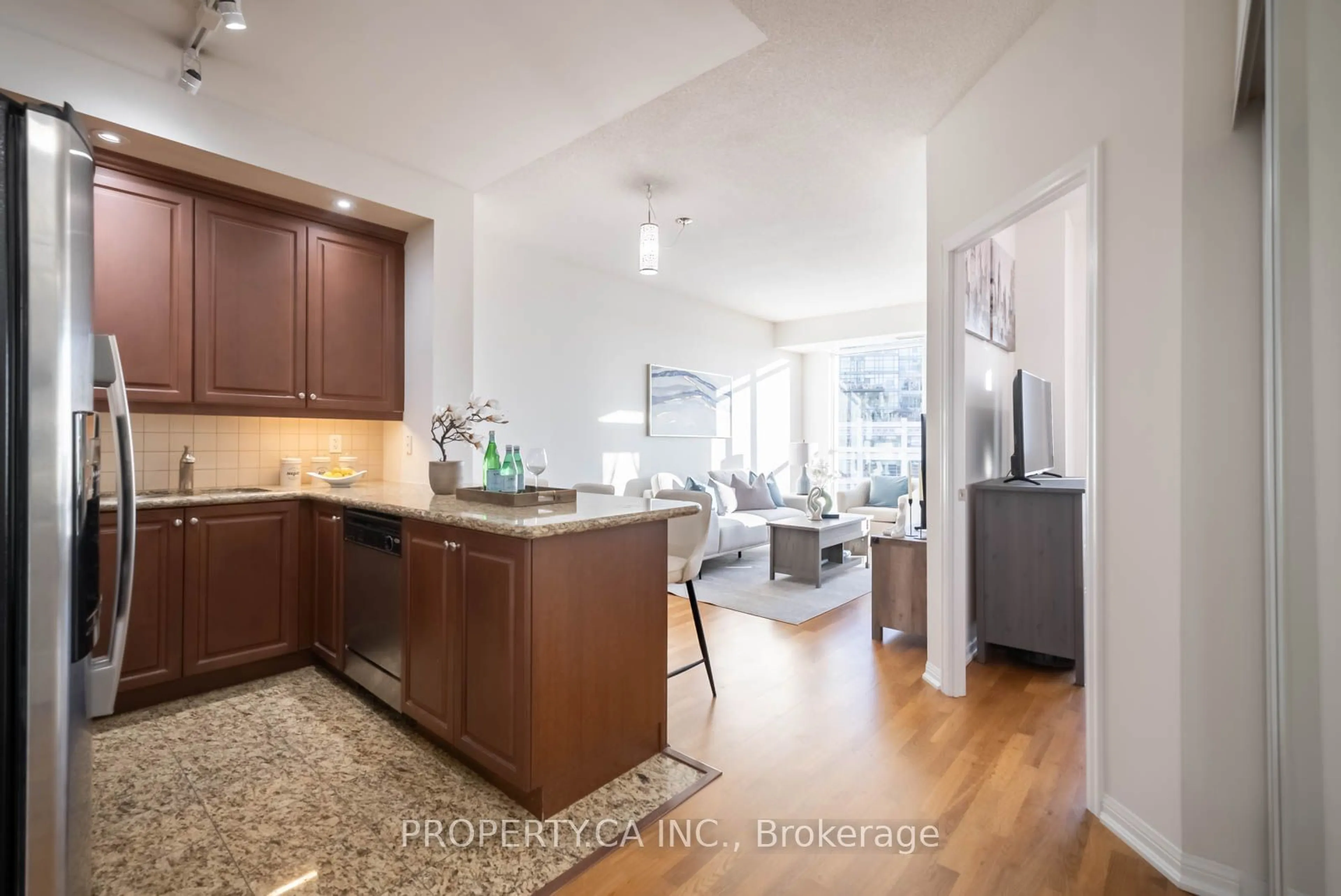 Open concept kitchen, unknown for 628 Fleet St #833, Toronto Ontario M5V 1A9