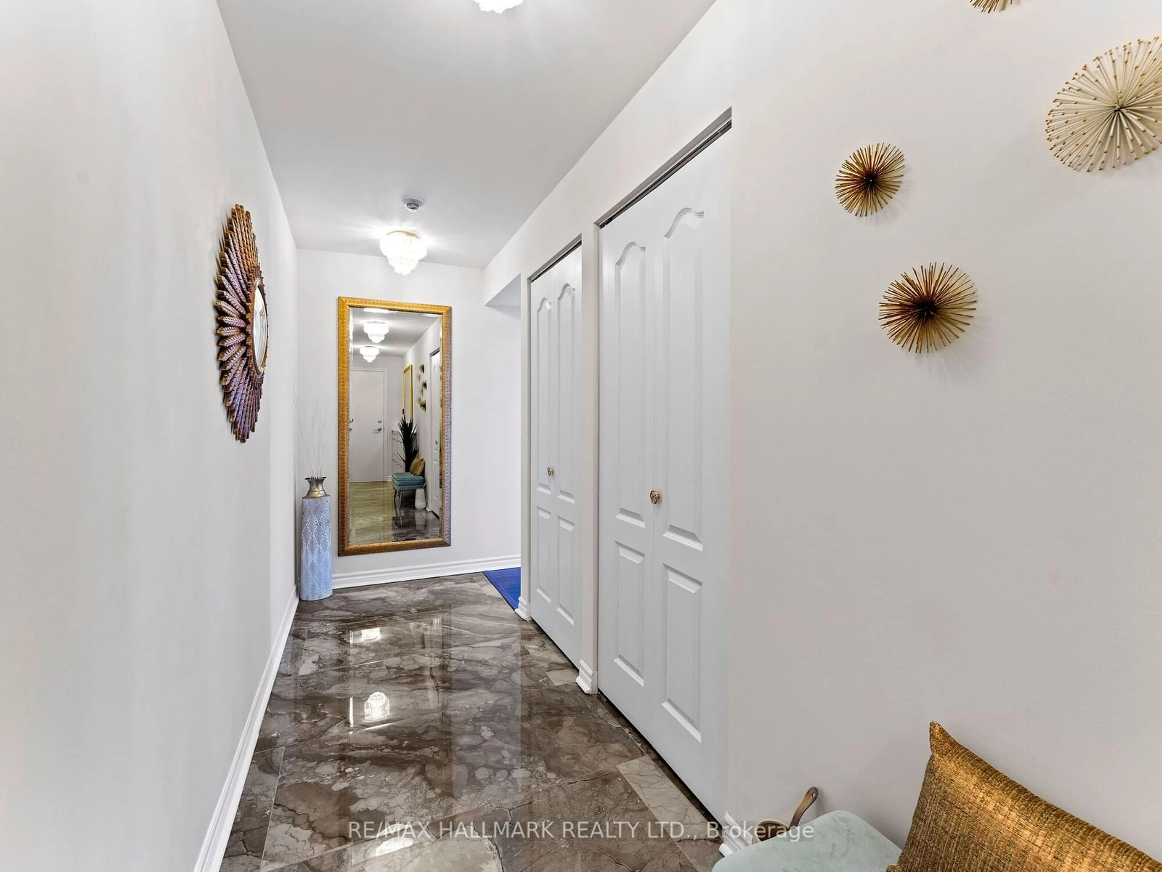 Indoor entryway for 17 Barberry Pl #702, Toronto Ontario M2K 3E2