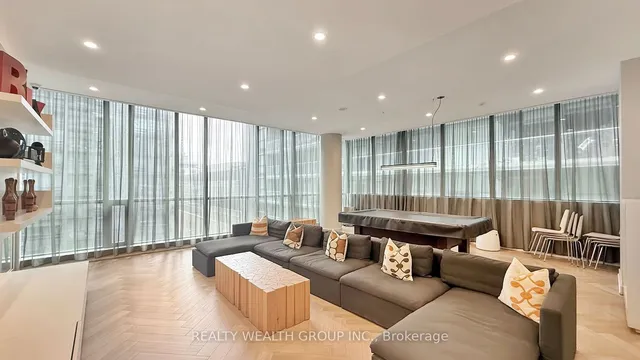 Additional property image - 8 Charlotte St Unit 2709