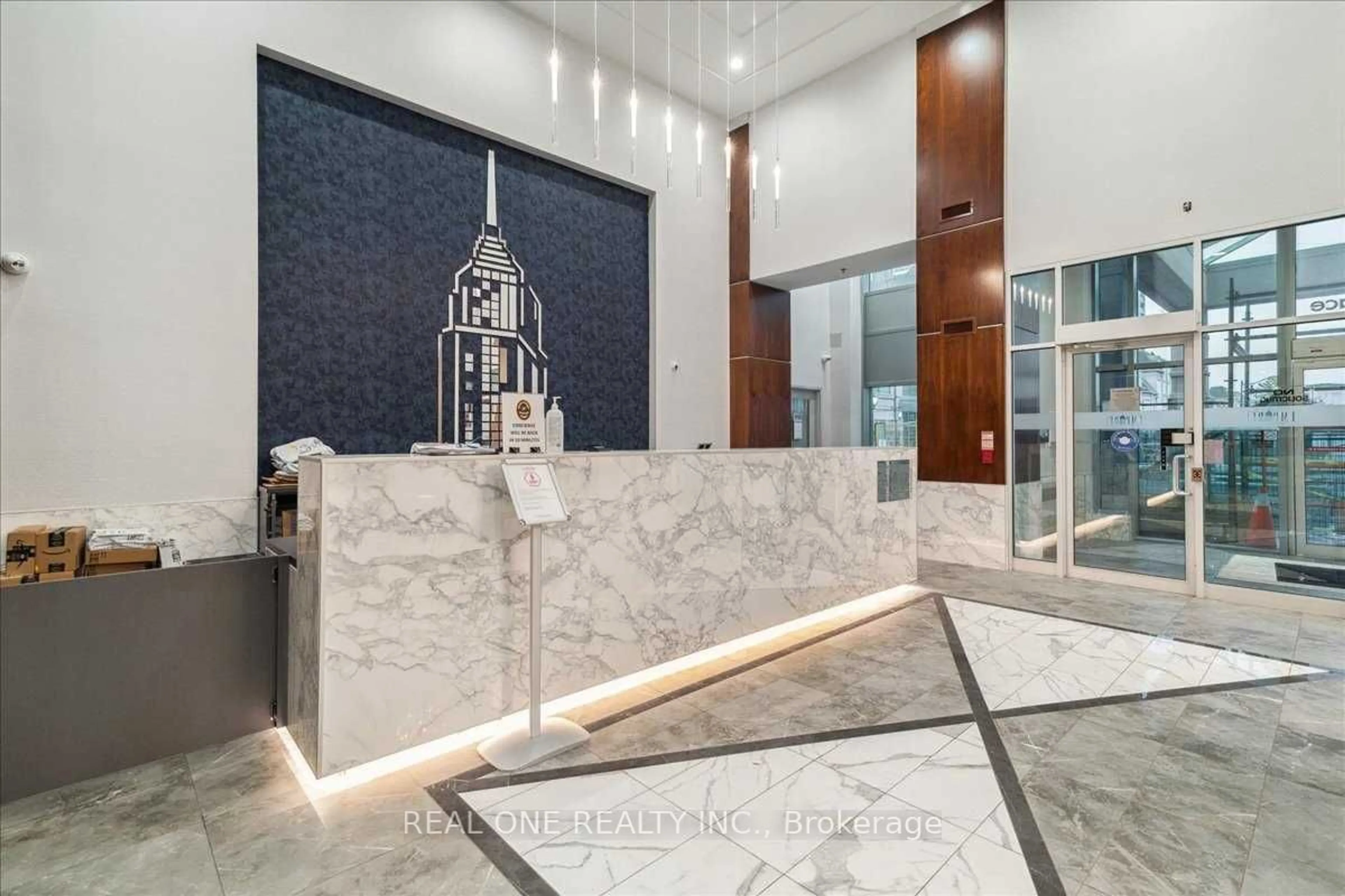 Indoor foyer for 17 Barberry Pl #1506, Toronto Ontario M2K 3E2