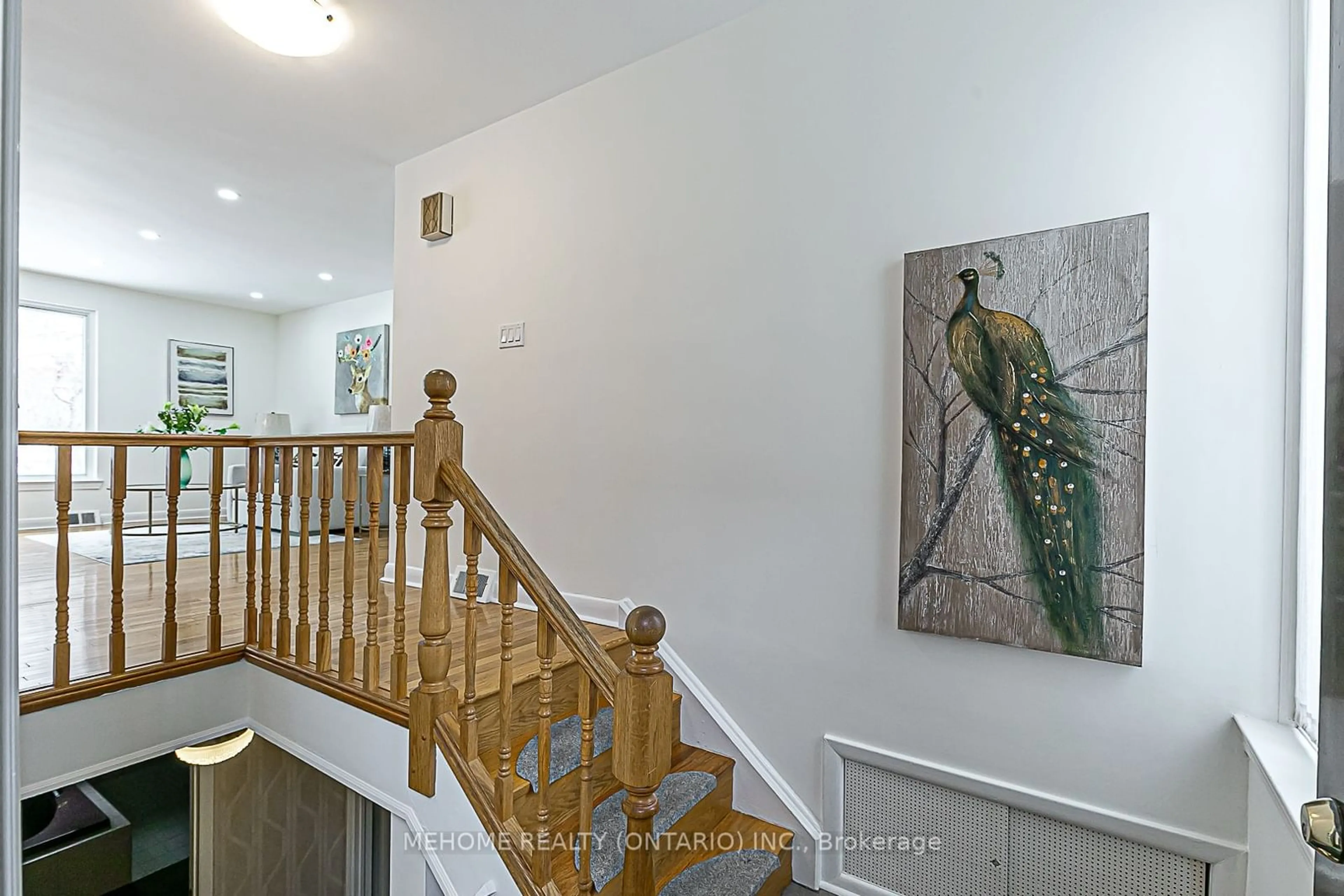 Indoor foyer for 34 Sanderling Pl, Toronto Ontario M3C 2J1