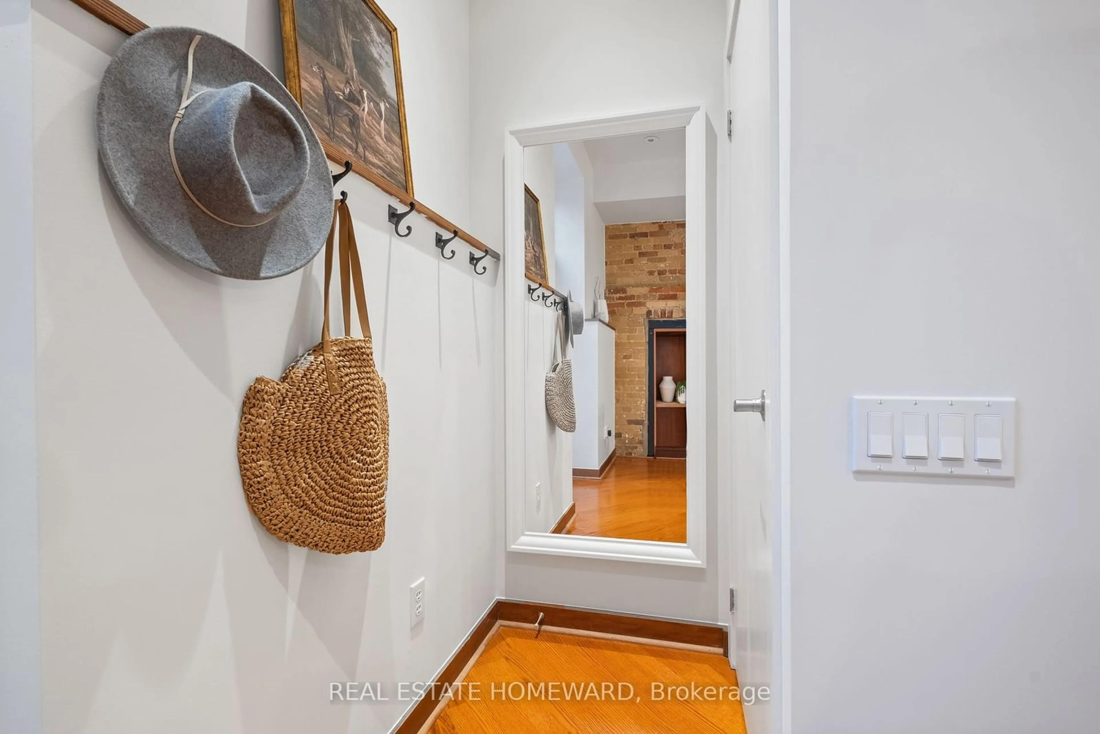 Indoor entryway for 27 Old Brewery Lane, Toronto Ontario M5A 3P2