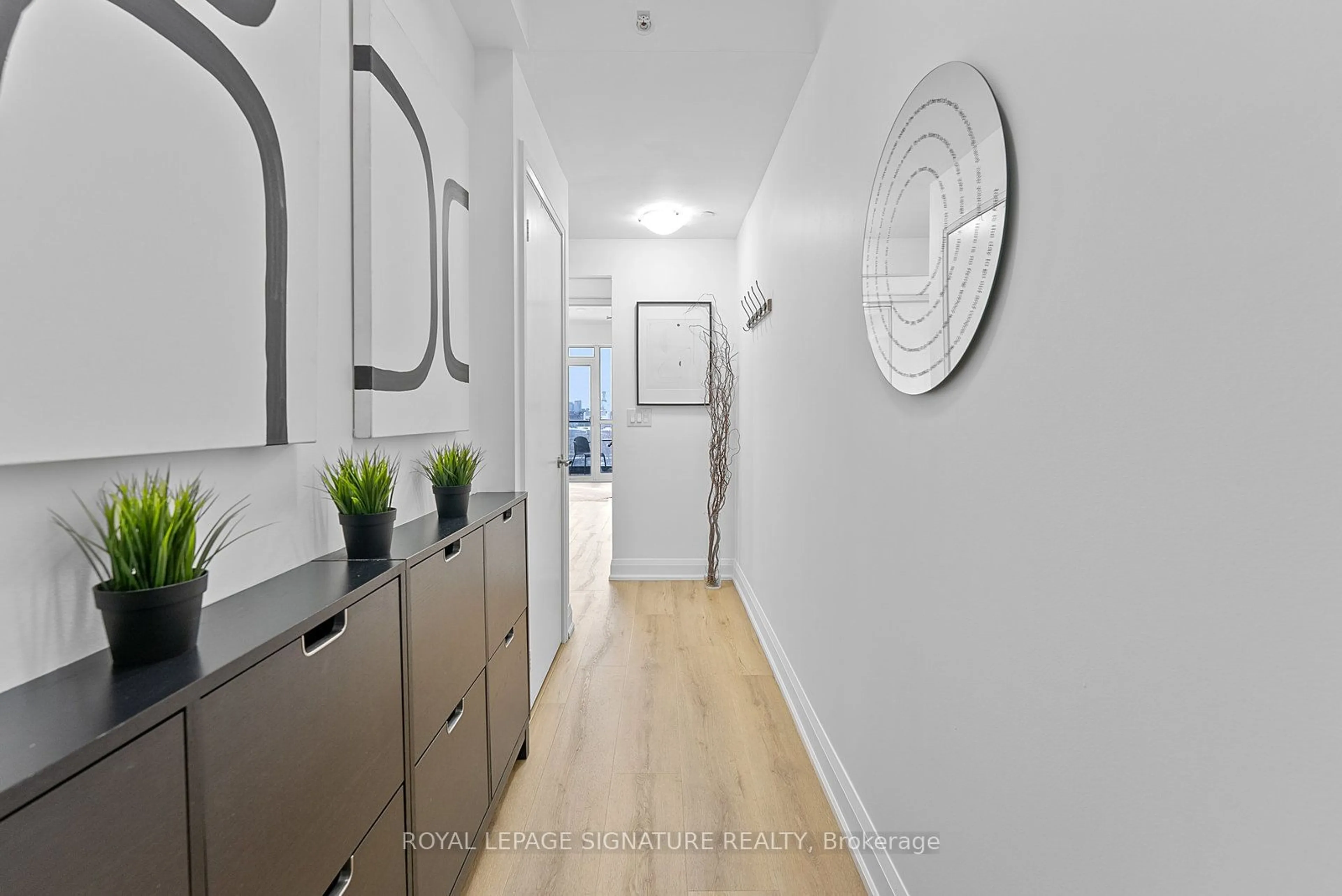 Indoor entryway for 160 Vanderhoof Ave #710, Toronto Ontario M4G 2G6