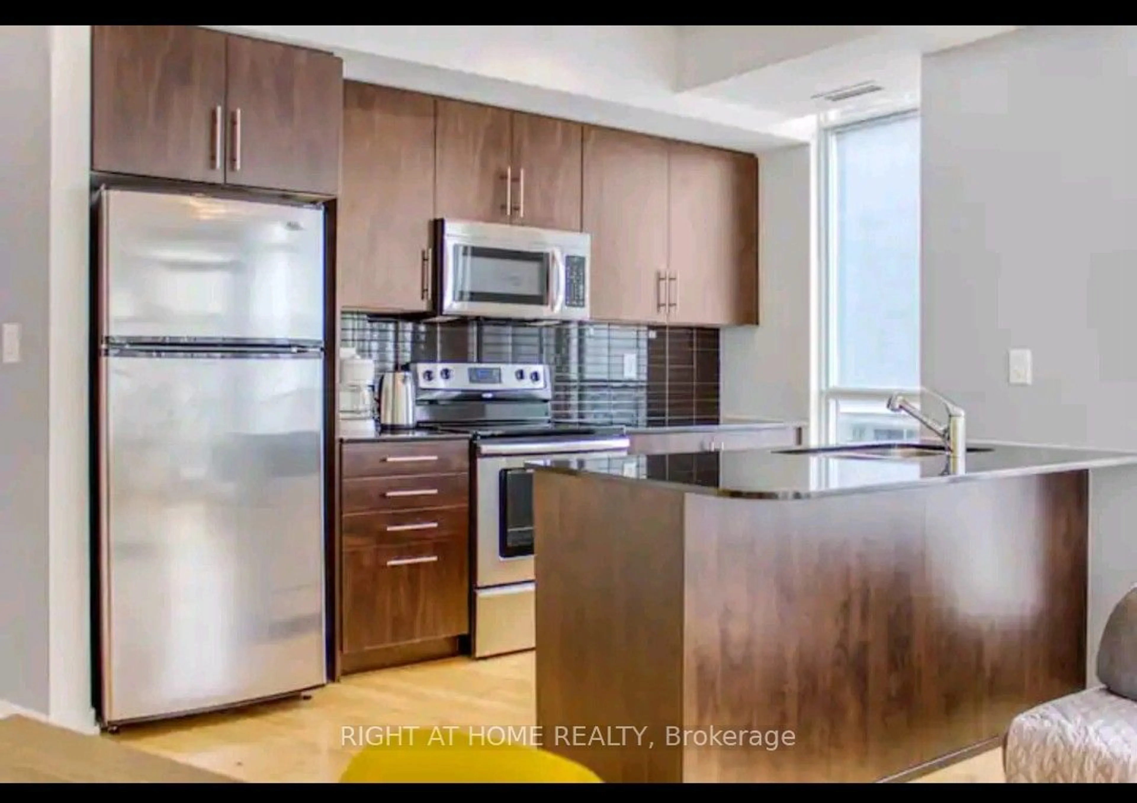 Standard kitchen, unknown for 65 Bremner Blvd #2908, Toronto Ontario M5J 0A7