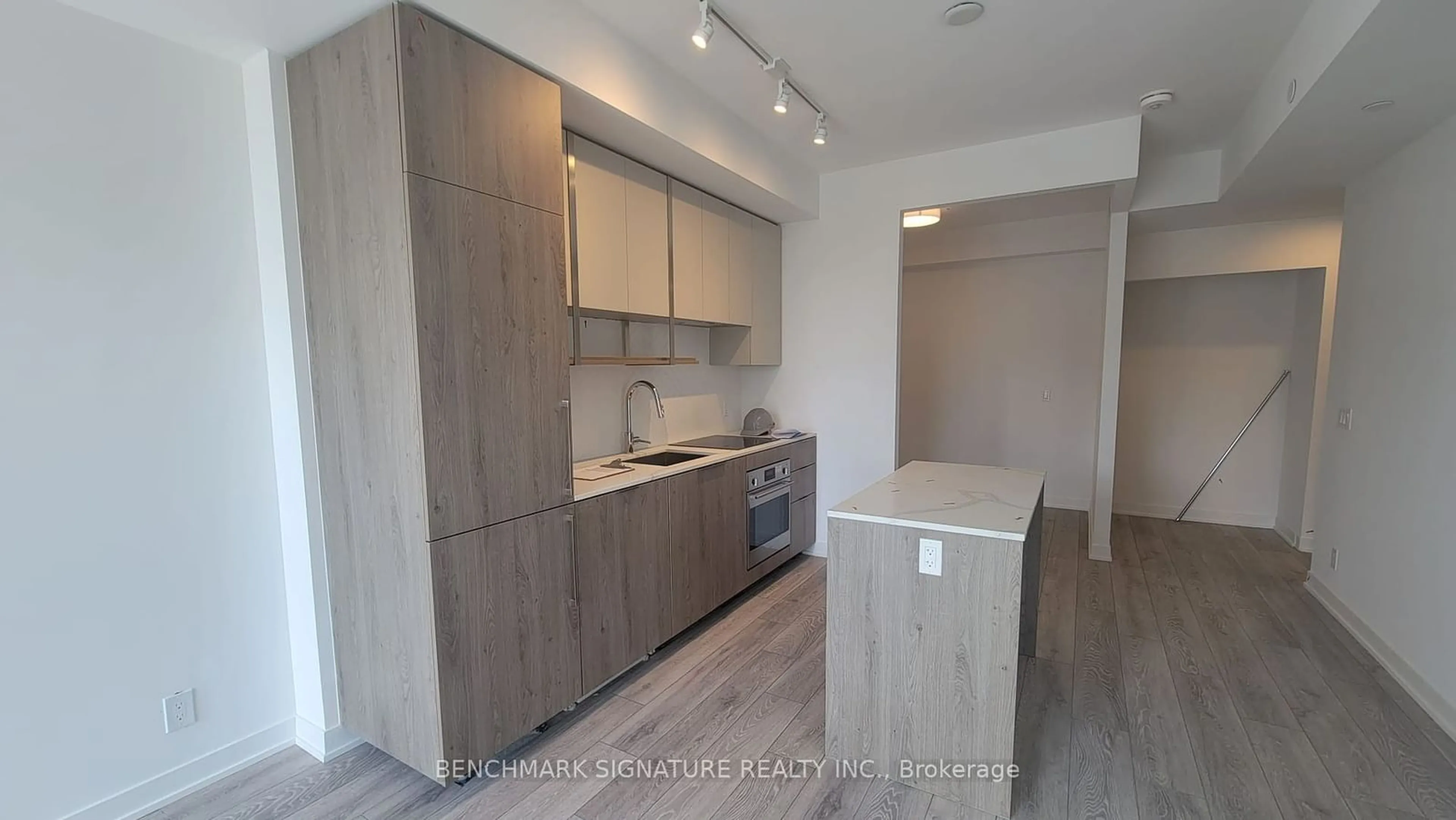 Standard kitchen, wood/laminate floor for 15 Holmes Ave #1312, Toronto Ontario M2N 0L4