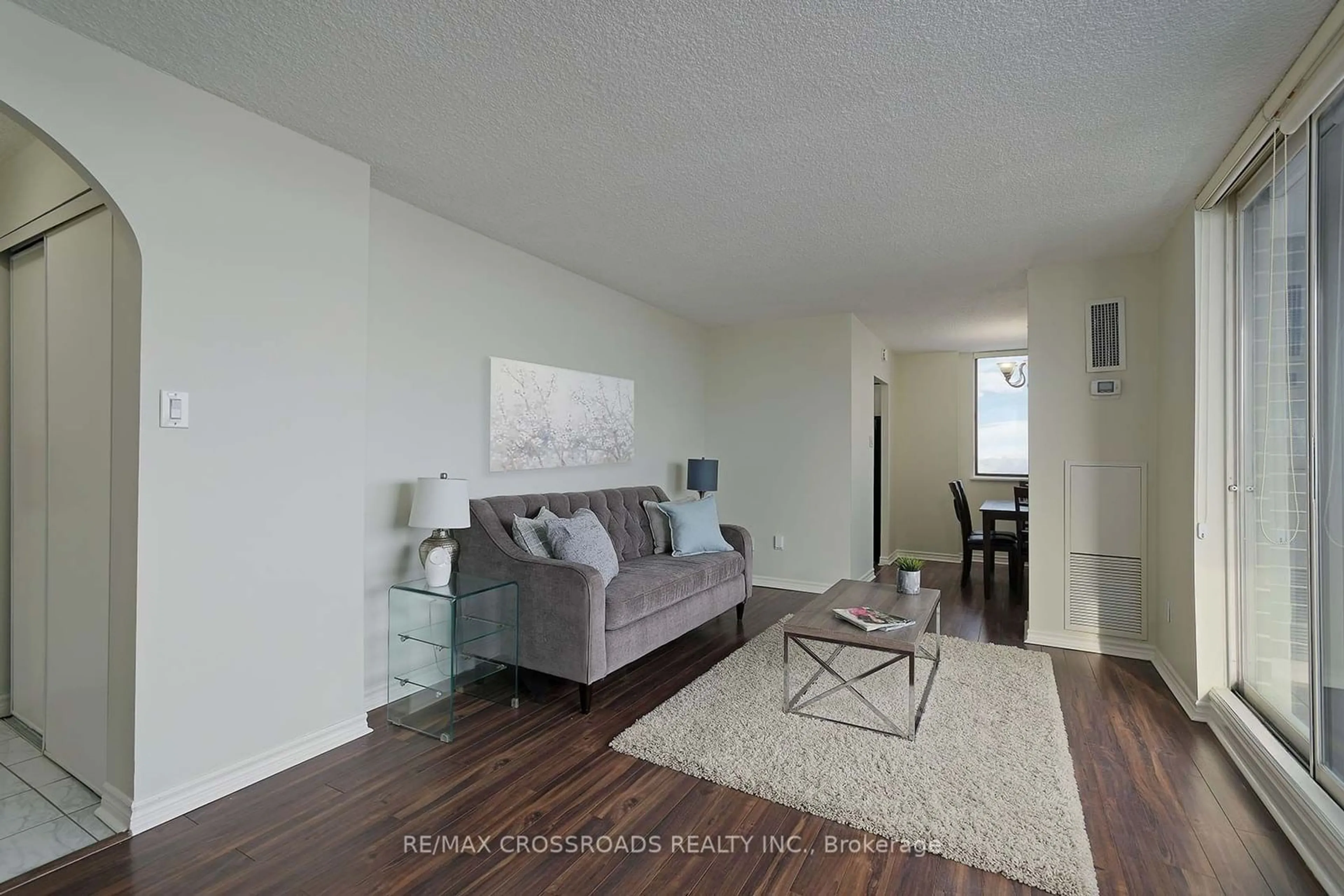 Living room with furniture, wood/laminate floor for 1900 Sheppard Ave #908, Toronto Ontario M2J 4T4