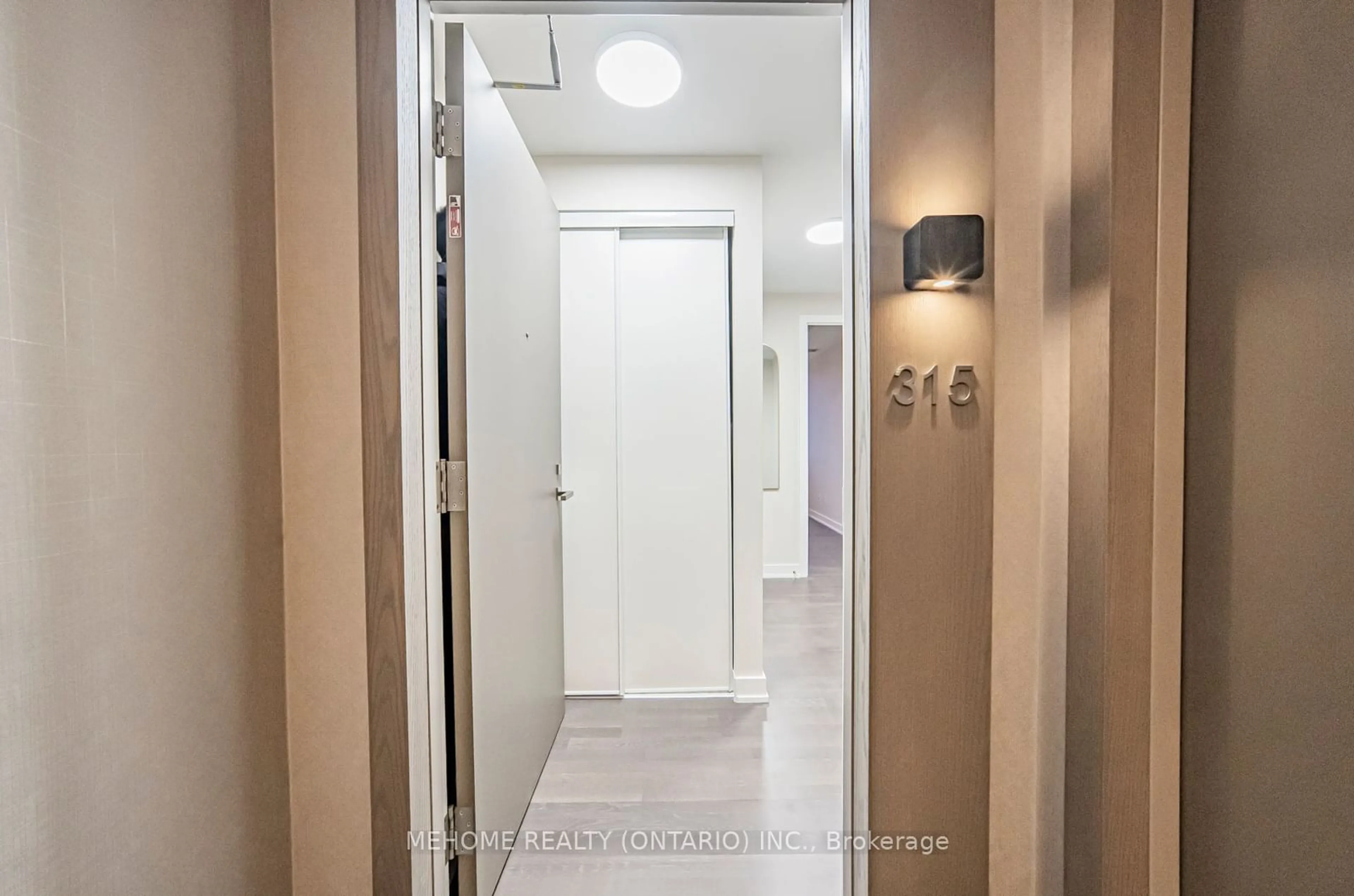 Indoor foyer for 501 St. Clair Ave #315, Toronto Ontario M5P 0A2